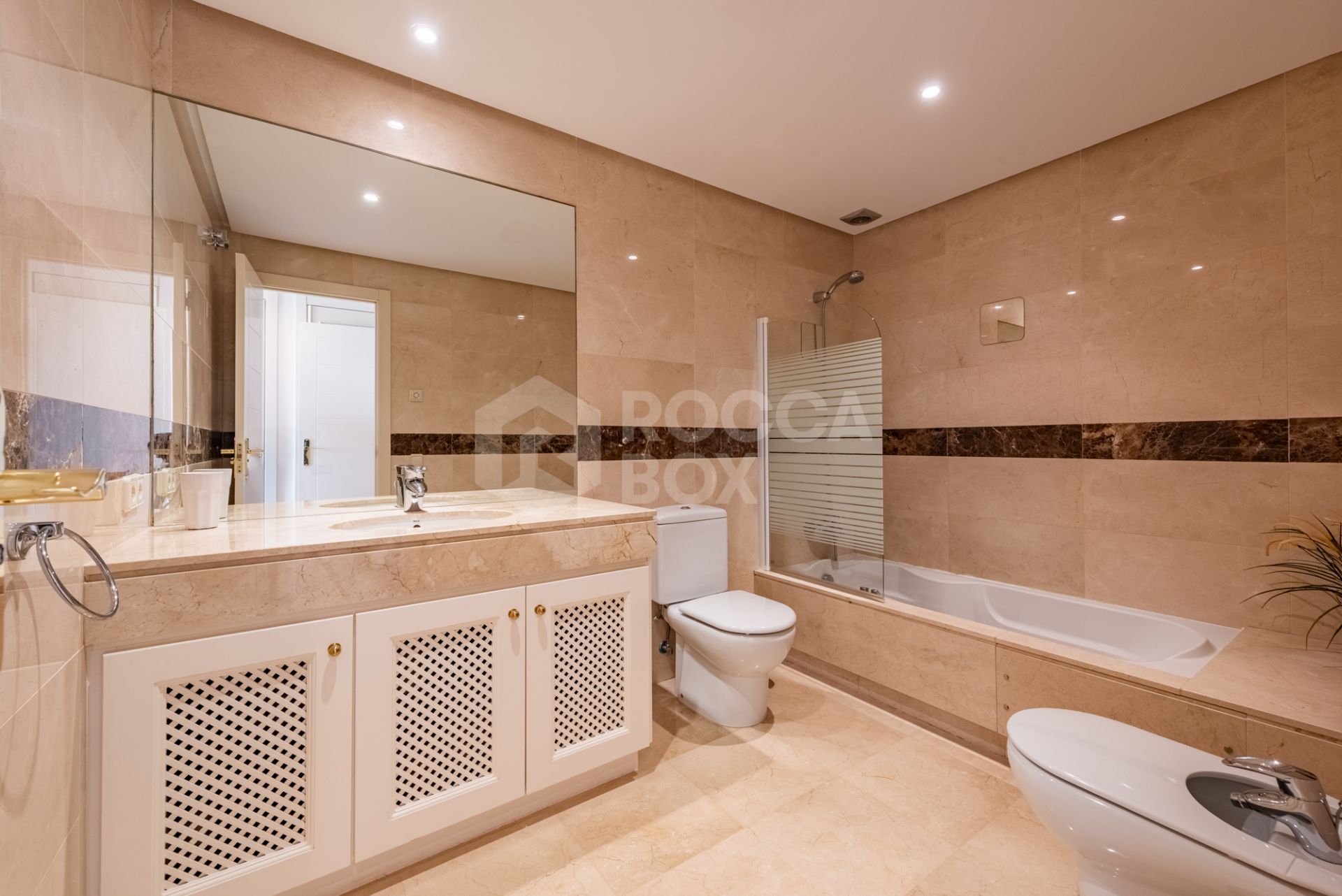 Panoramic Sea View Apartment in a Prime Elevated Position!