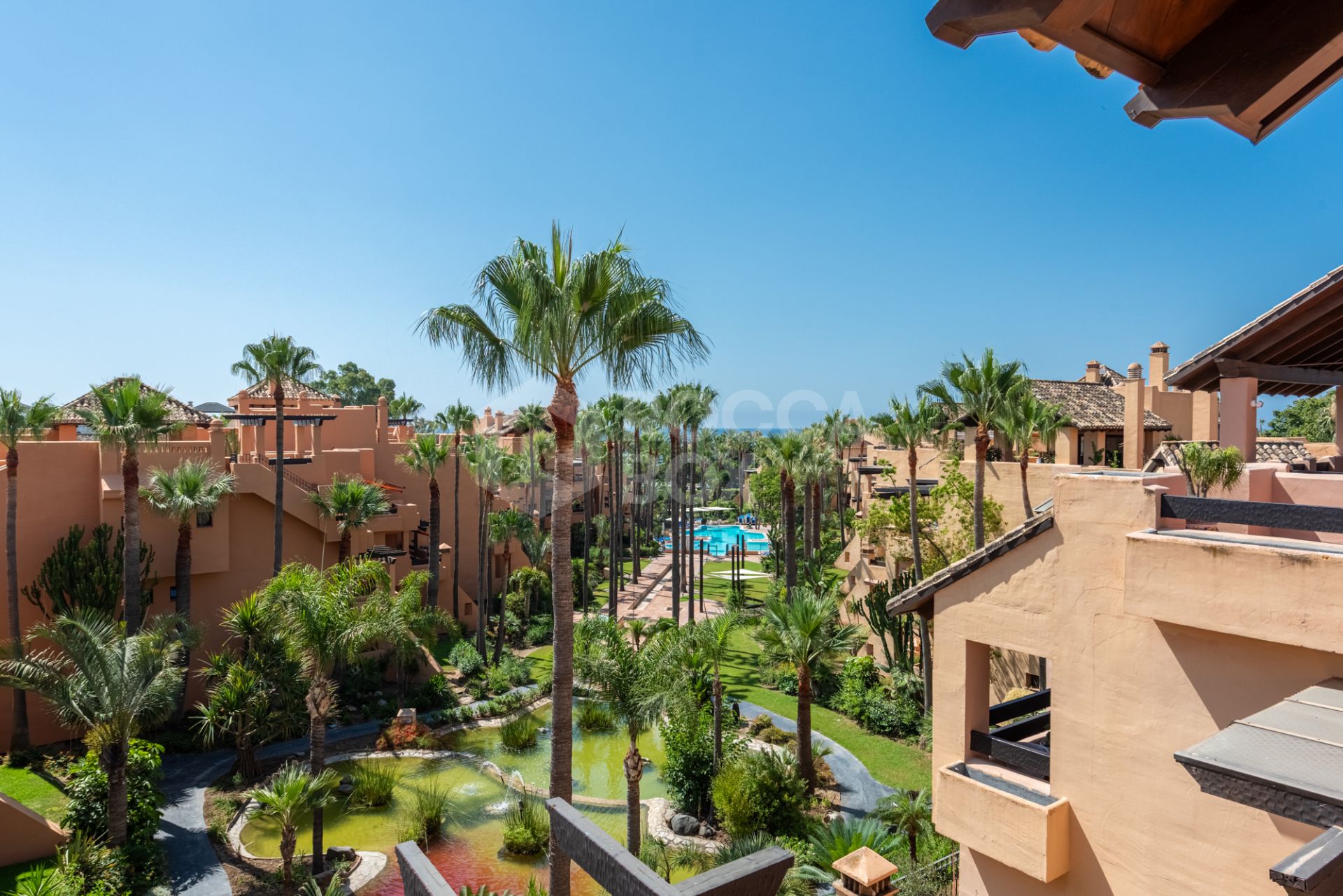 Beachside Penthouse with Panoramic Sea Views in Bahía Alcántara!