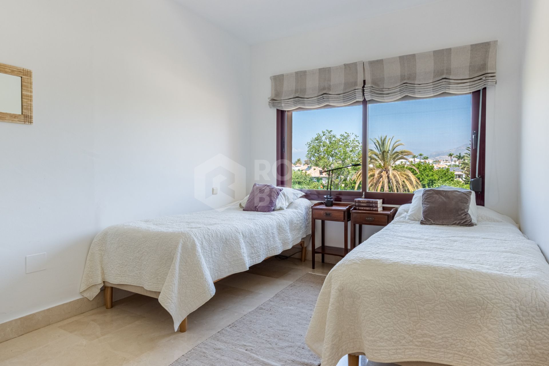 Beachside Penthouse with Panoramic Sea Views in Bahía Alcántara!