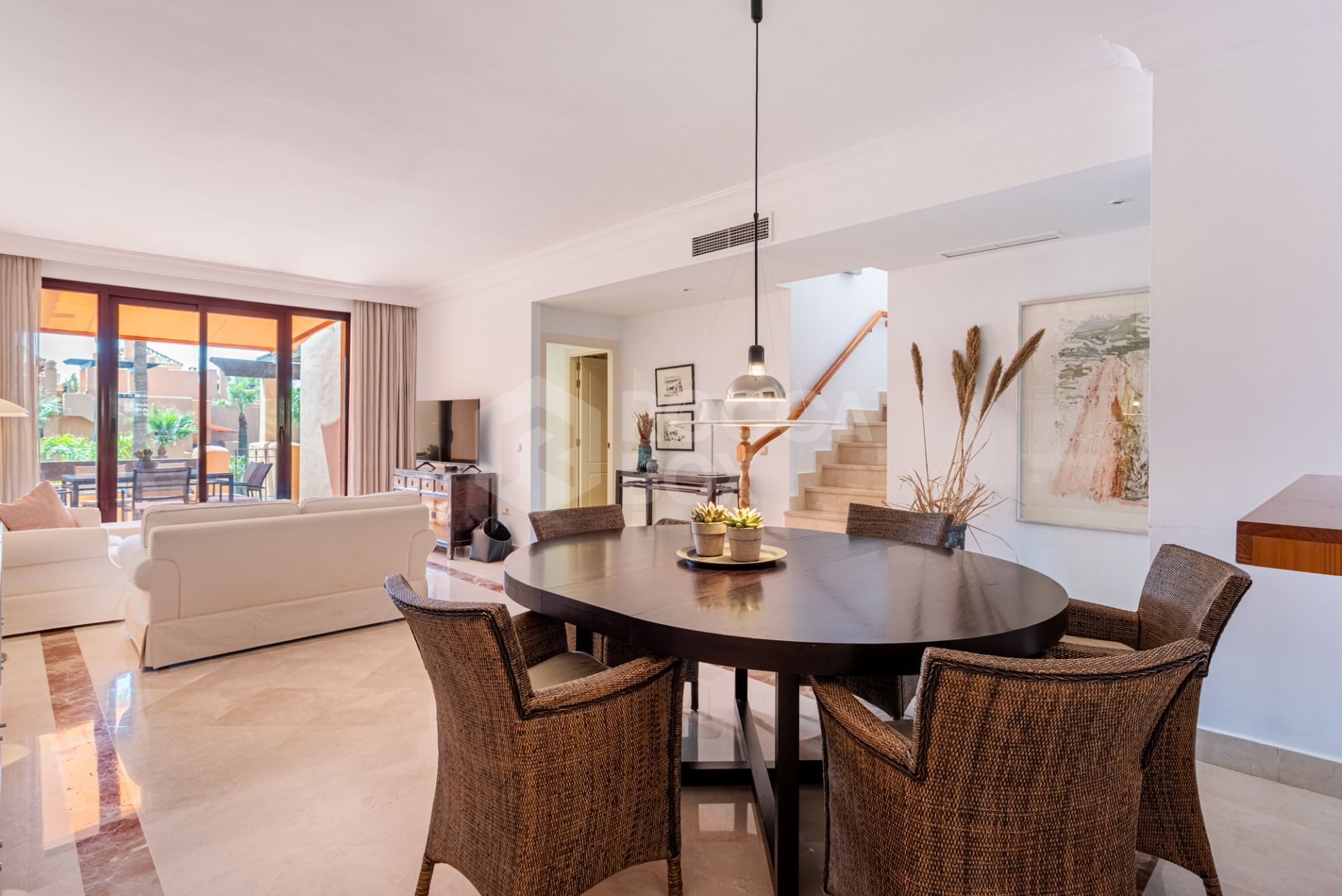 Beachside Penthouse with Panoramic Sea Views in Bahía Alcántara!