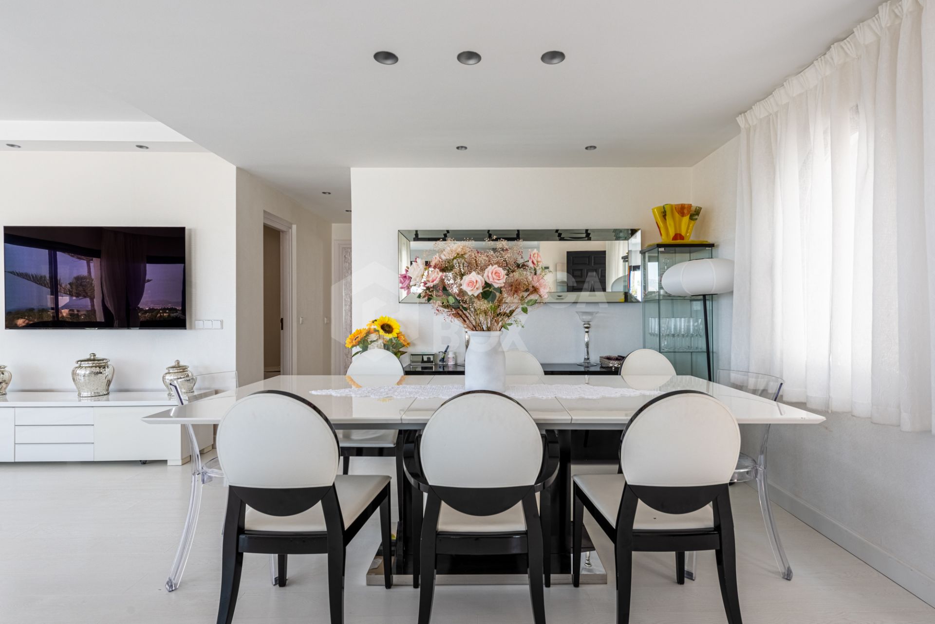 Elegant Penthouse with Breathtaking Views in Coto Real, Marbella’s Golden Mile