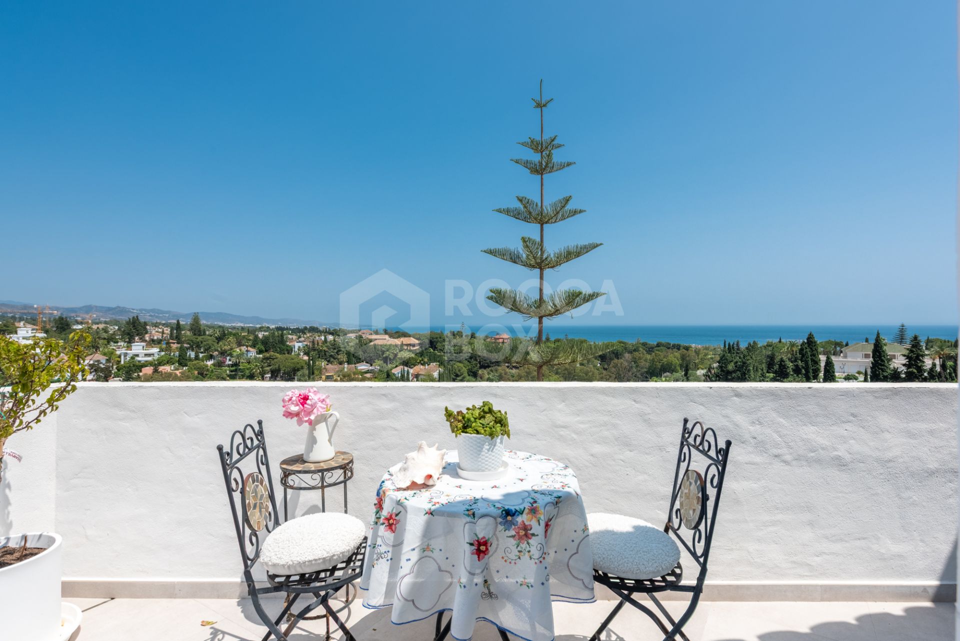 Elegant Penthouse with Breathtaking Views in Coto Real, Marbella’s Golden Mile