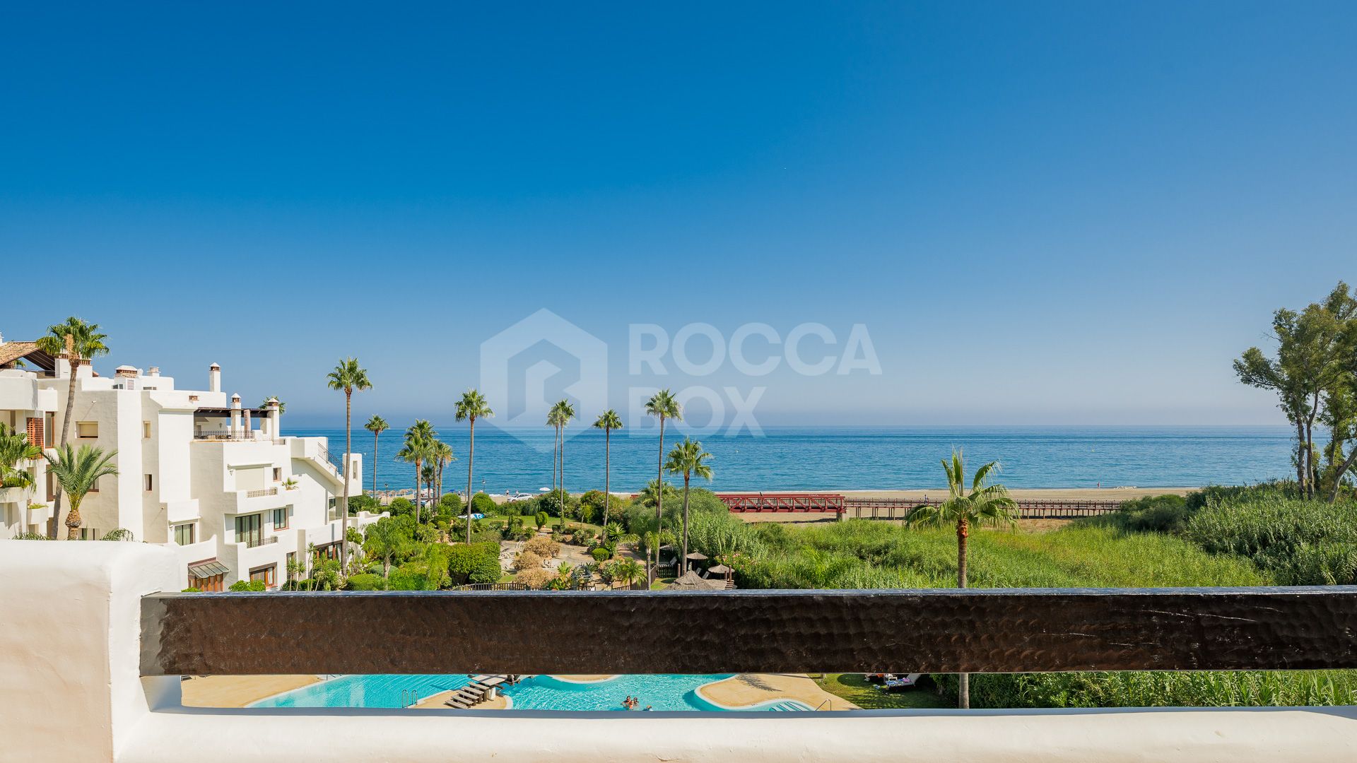 Beachfront luxury penthouse close to Estepona town!