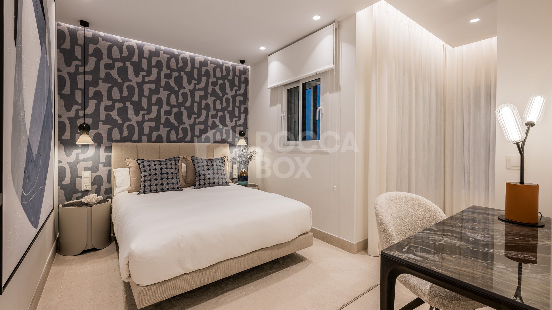 Stunning, recently renovated, apartment on the beach close to Estepona town!