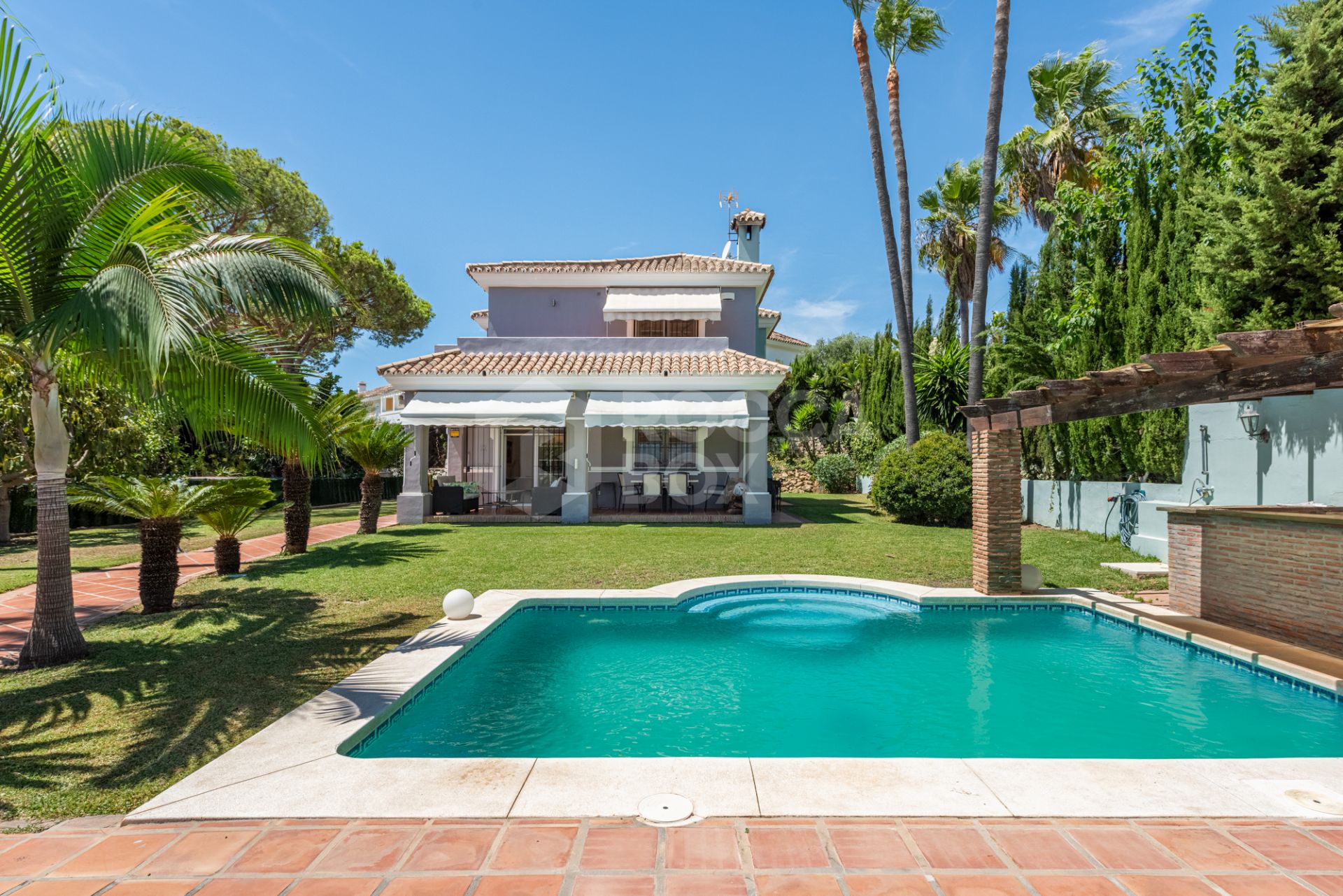 Charming Family Villa in Monte Biarritz!