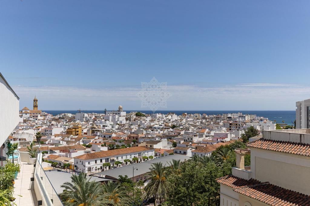 Penthouse in Estepona Centre, Estepona