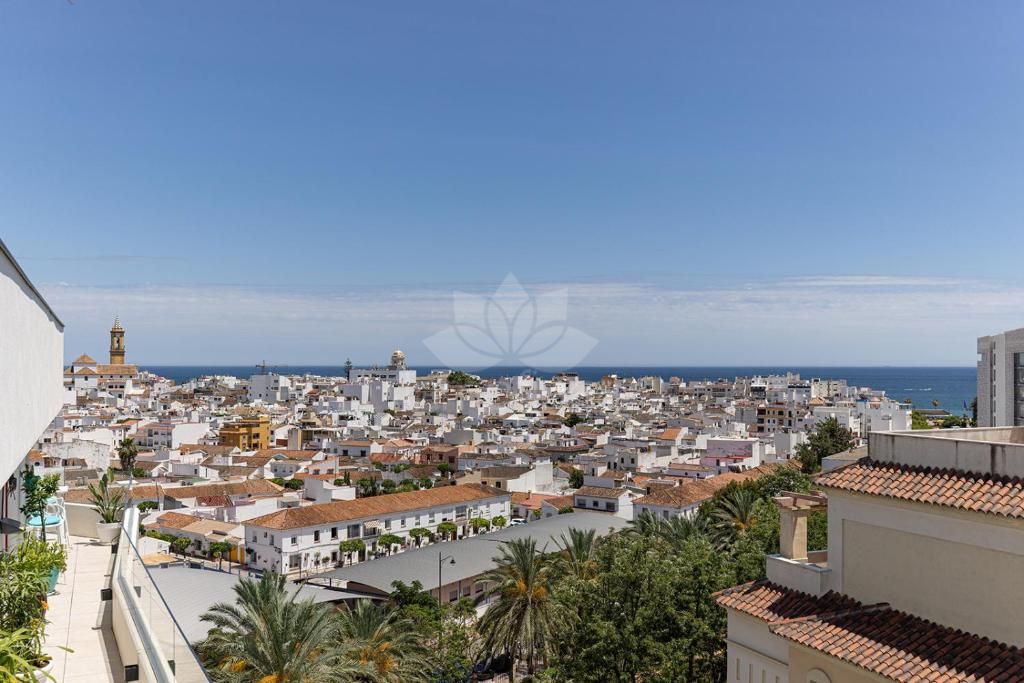 Penthouse in Estepona Centre, Estepona
