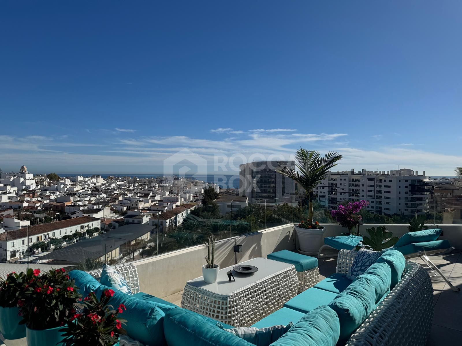 Spectacular Contemporary Penthouse with Panoramic Sea and Mountain Views — Estepona Town