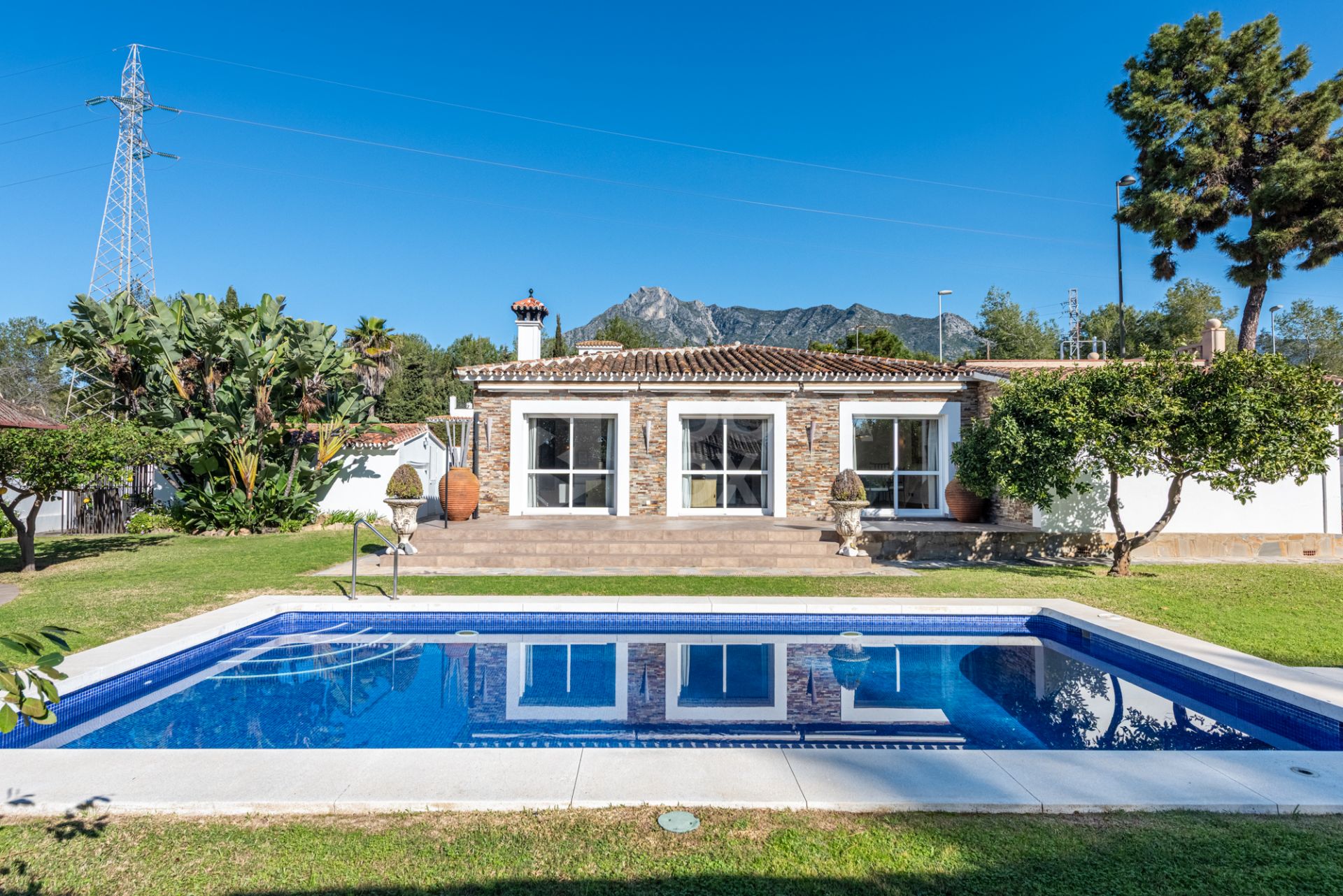One-level villa on the Golden Mile of Marbella!