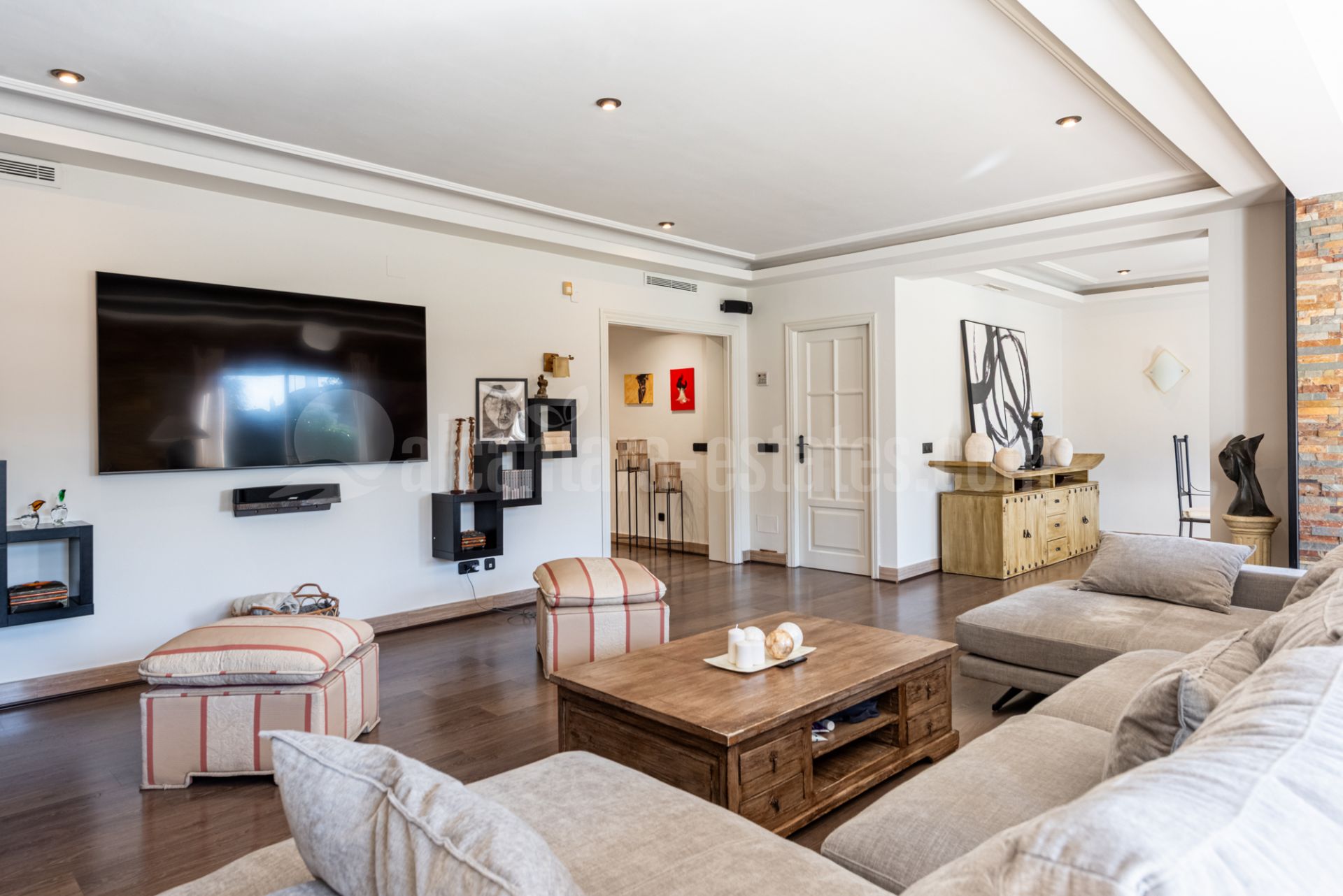 Villa in La Carolina, Marbella