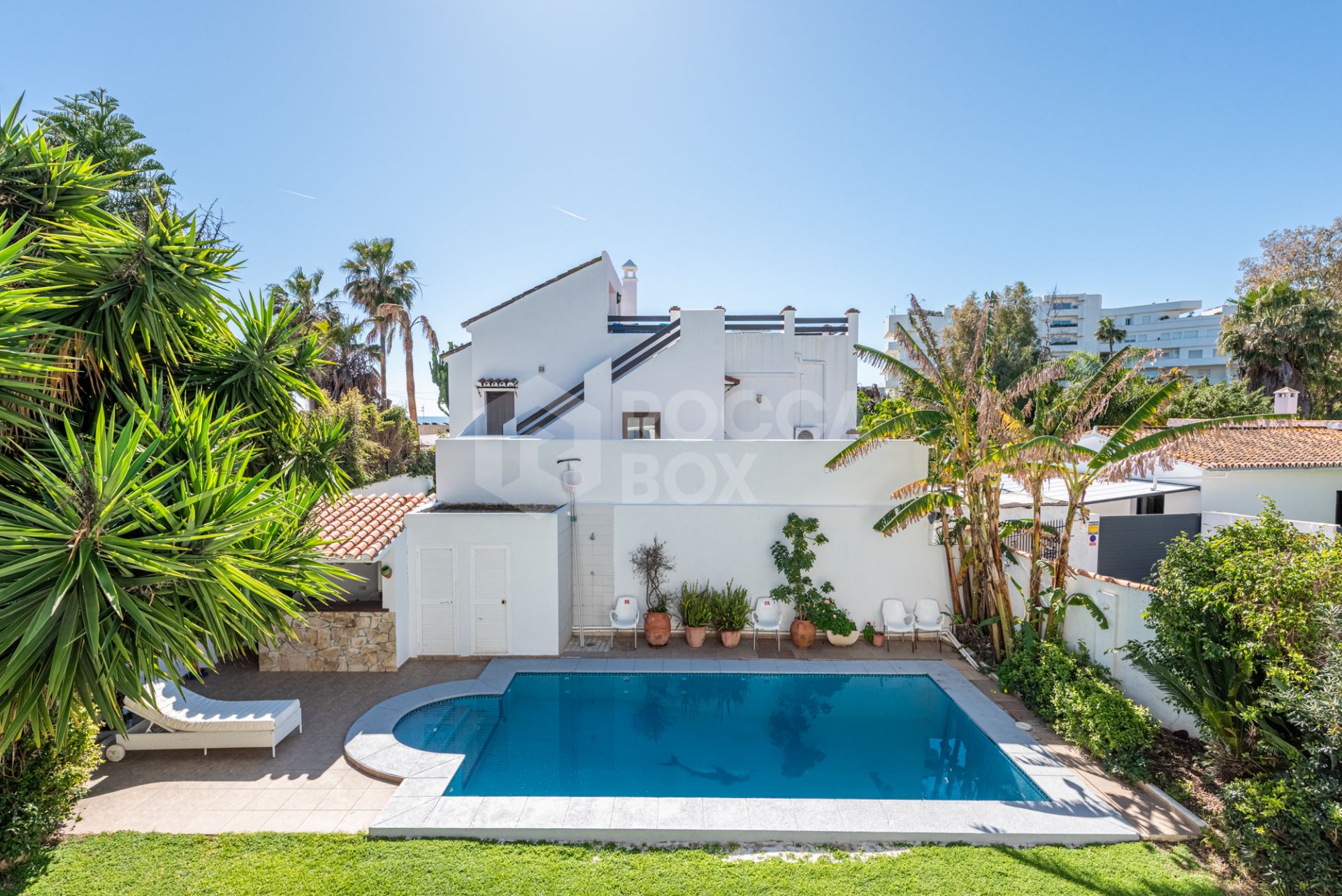 Charming Spanish Villa with Sea Views Just 100m from the Beach – Prime Linda Vista Baja Location Near San Pedro