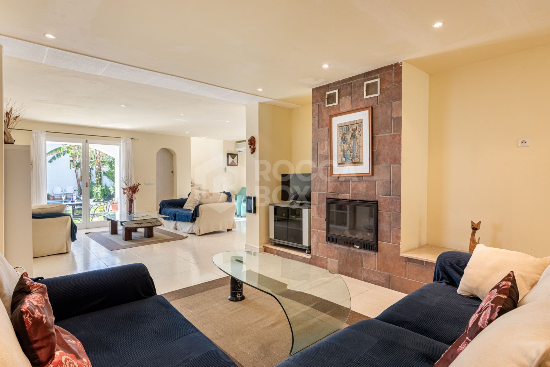 Charming Spanish Villa with Sea Views Just 100m from the Beach – Prime Linda Vista Baja Location Near San Pedro