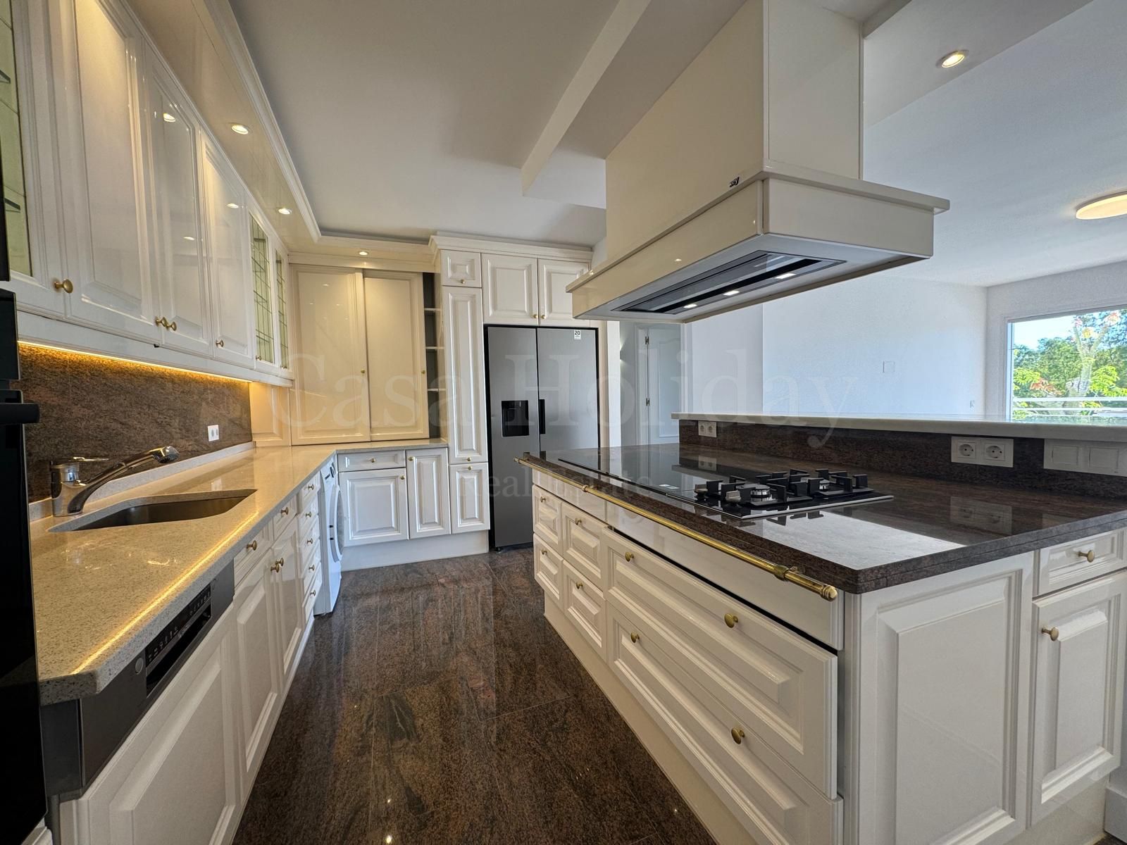 Apartment in Atalaya, Estepona