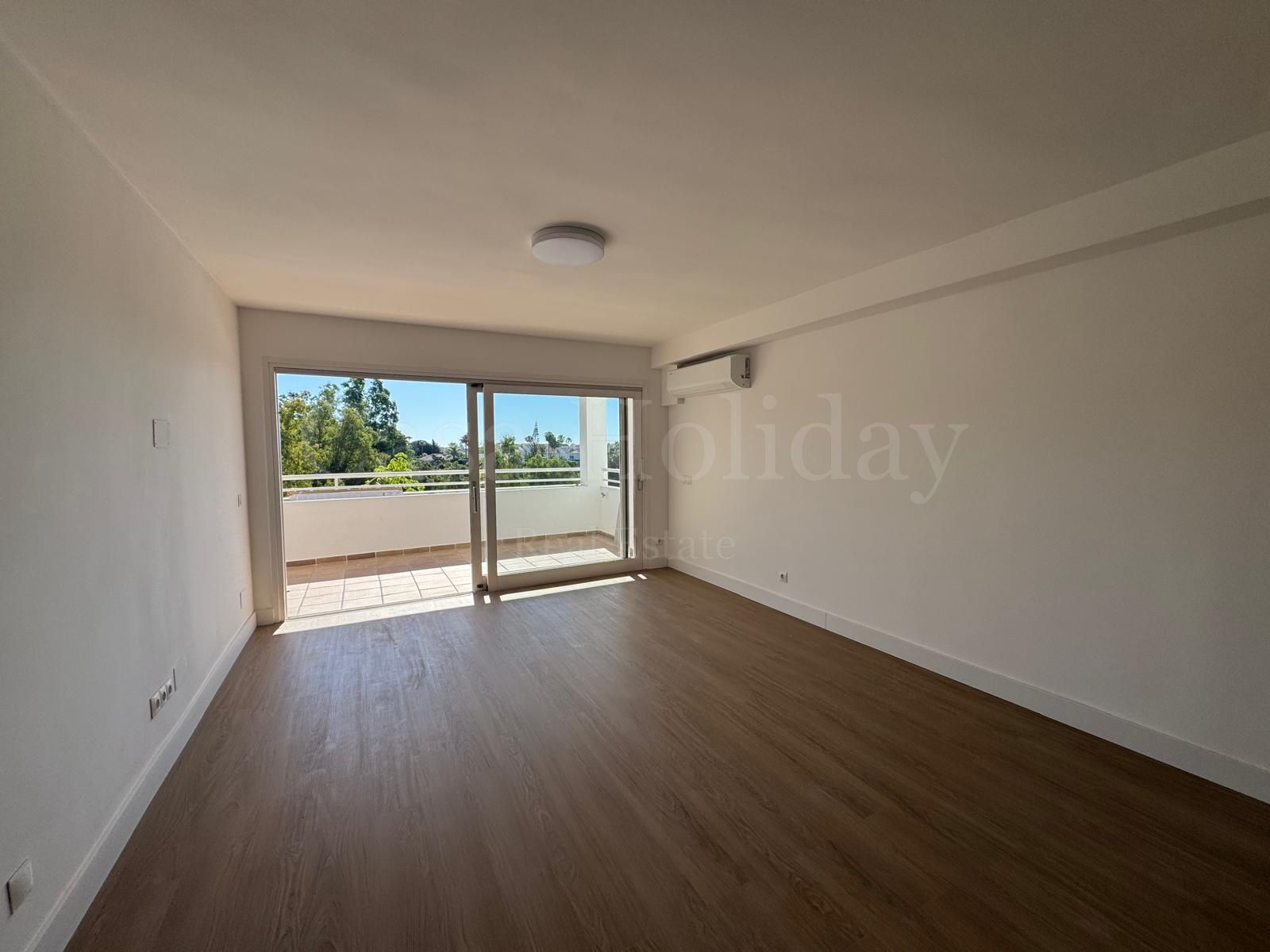 Apartment in Atalaya, Estepona