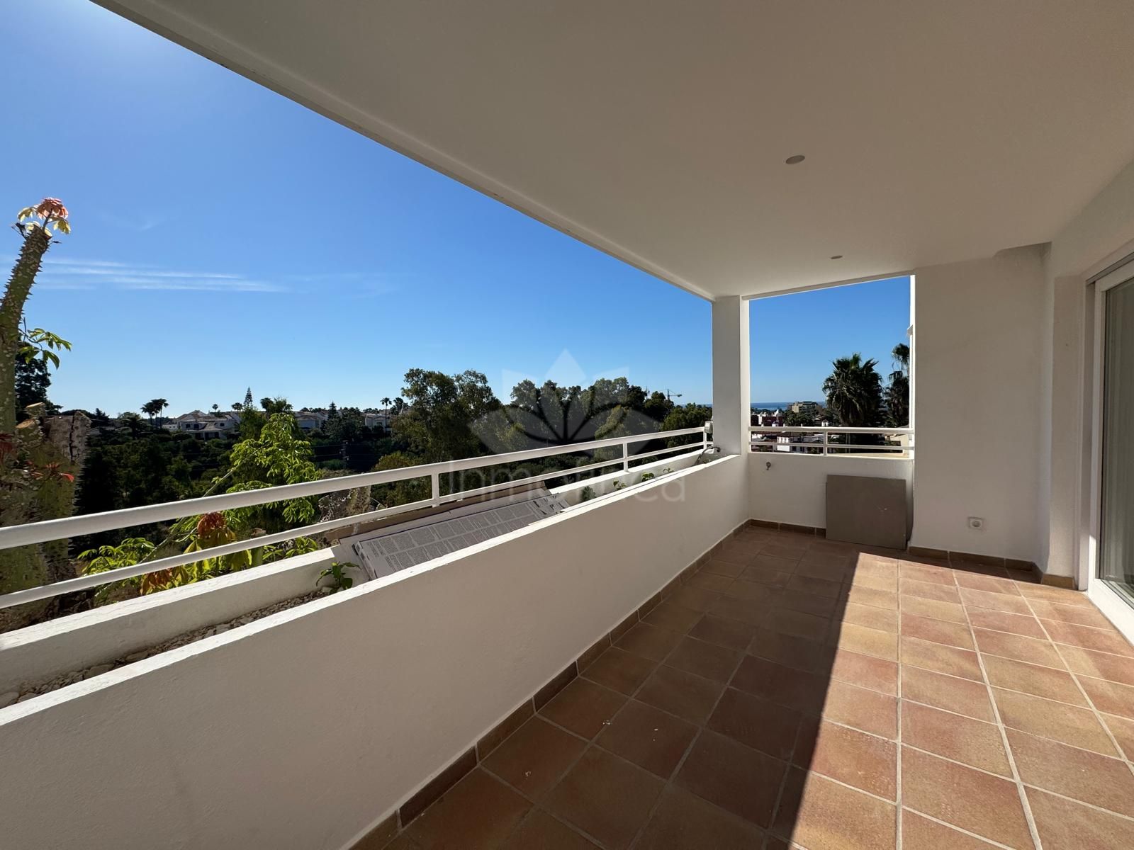 Apartment in Atalaya, Estepona