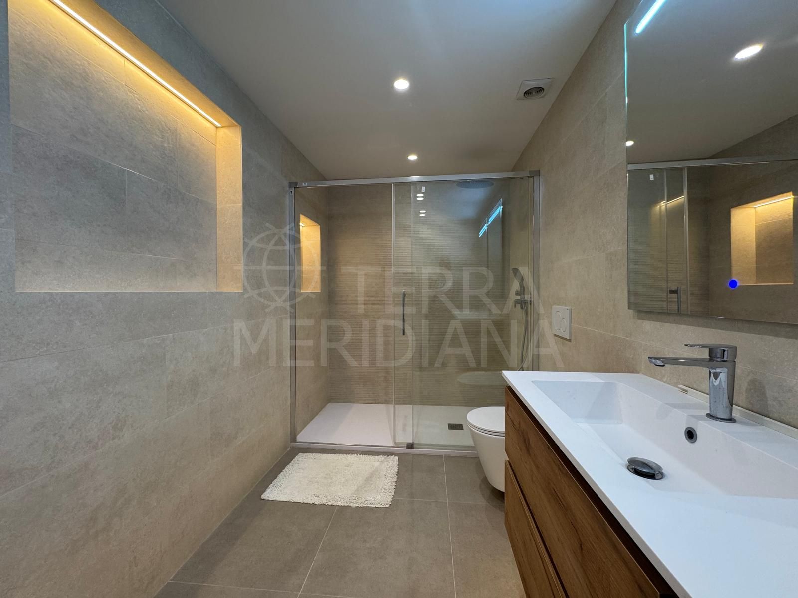 Apartment in Atalaya, Estepona