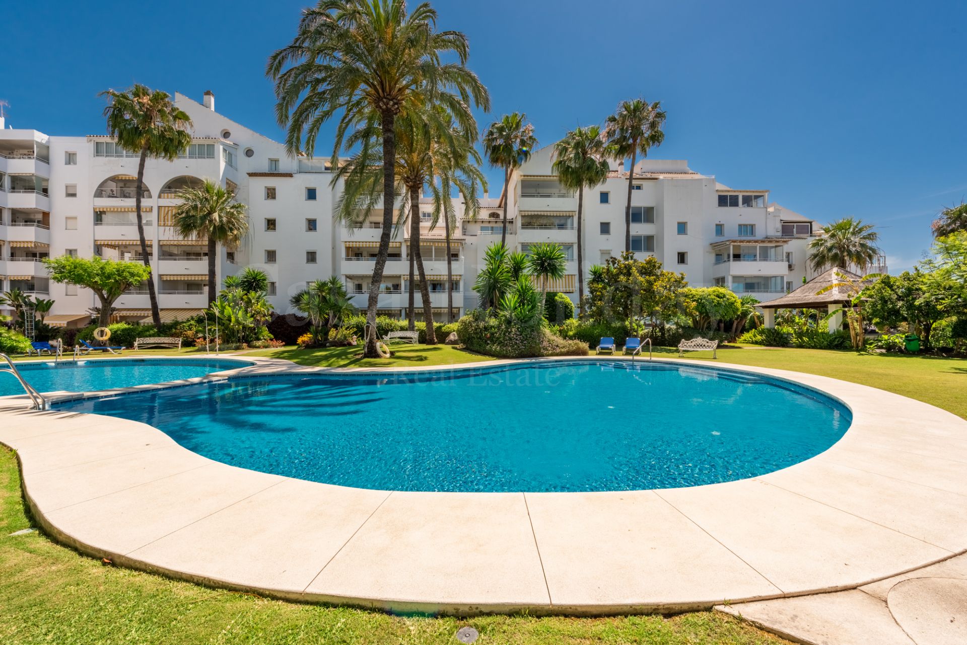 Apartment in Atalaya, Estepona