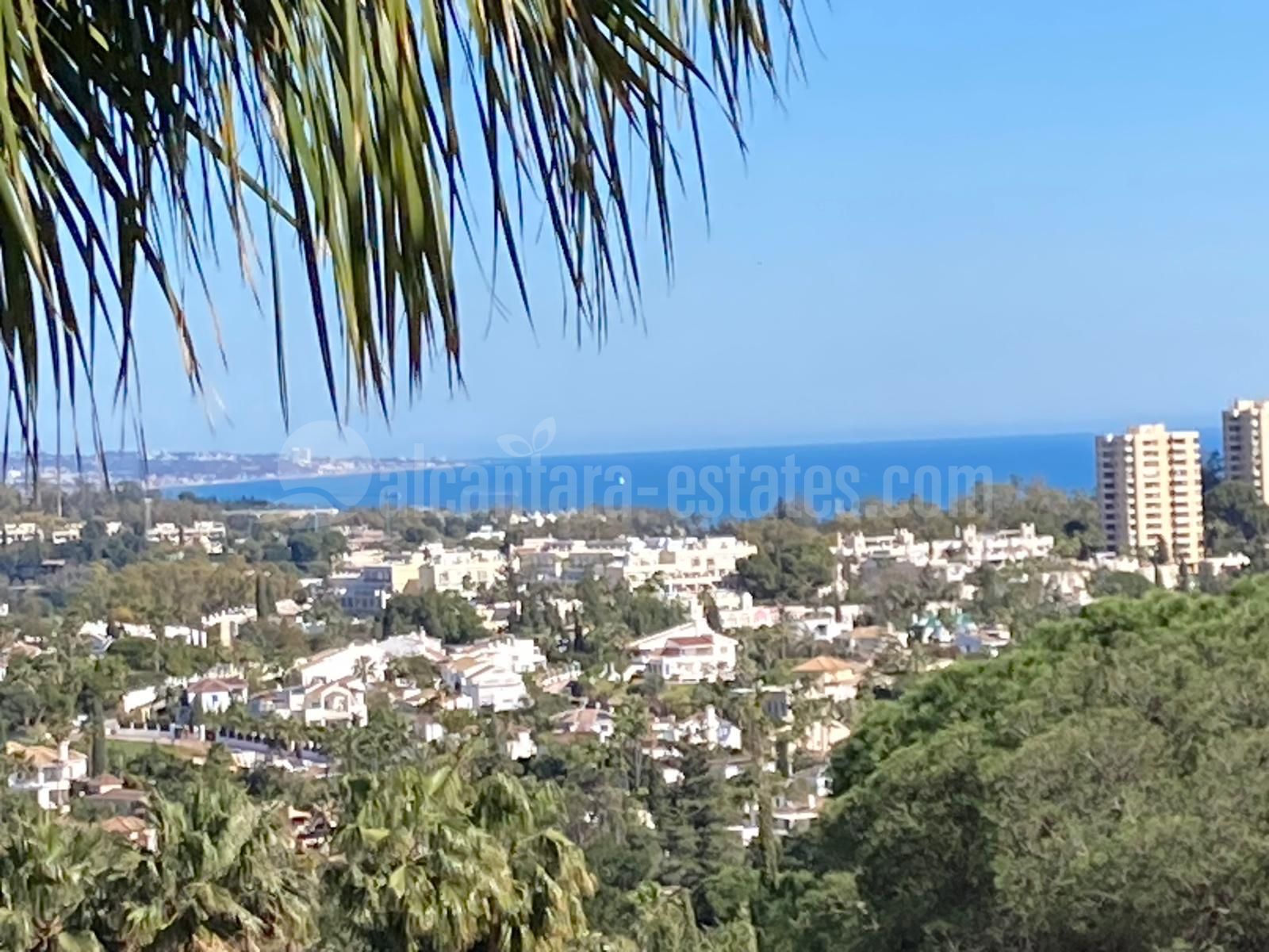 Apartamento en La Corniche, Marbella