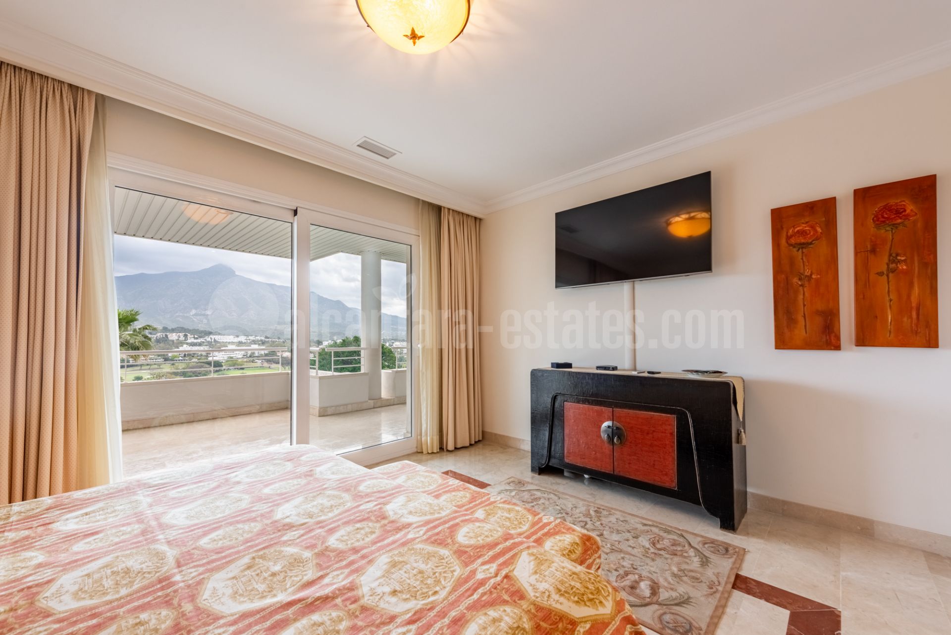 Apartamento en La Corniche, Marbella