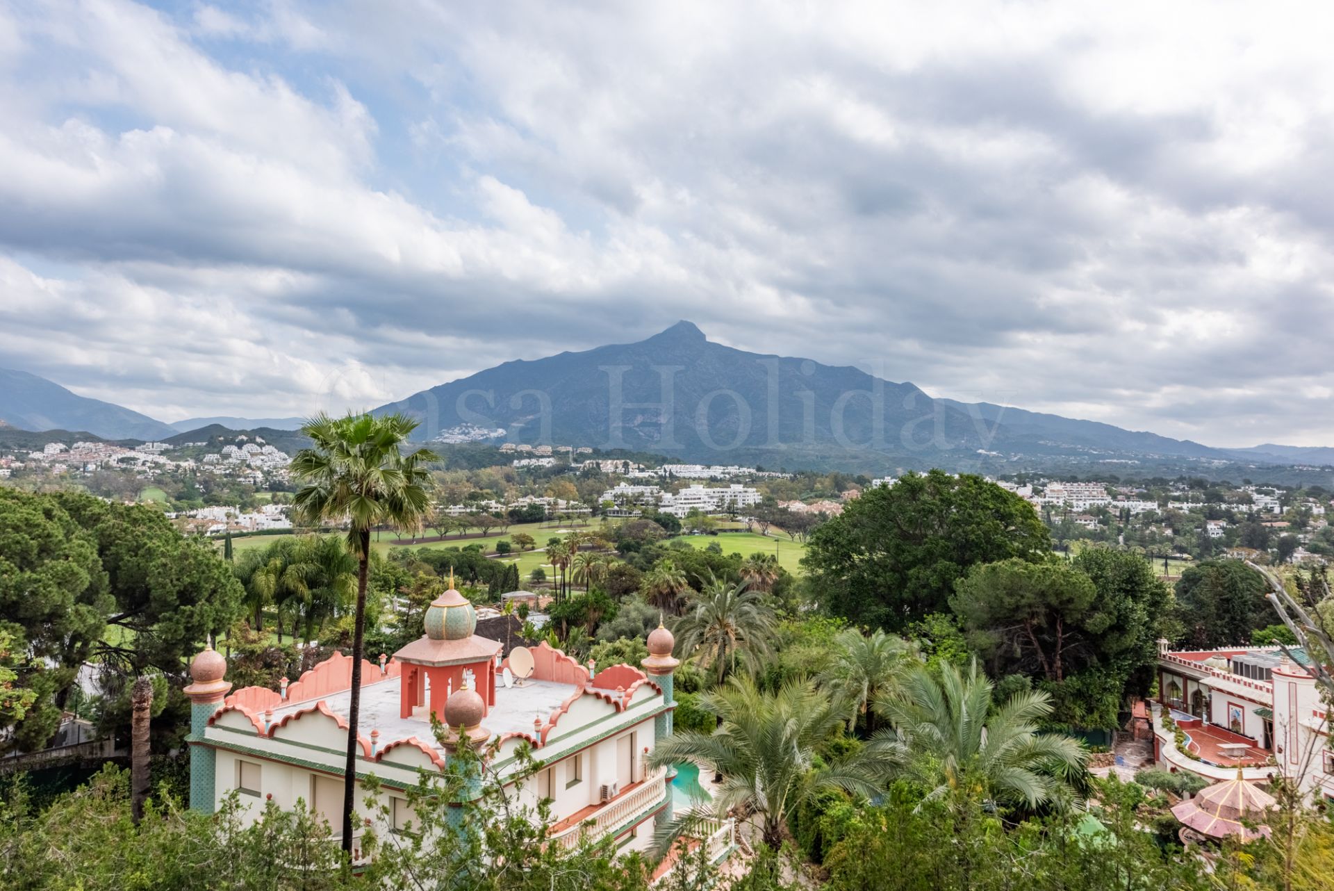 Apartamento en La Corniche, Marbella