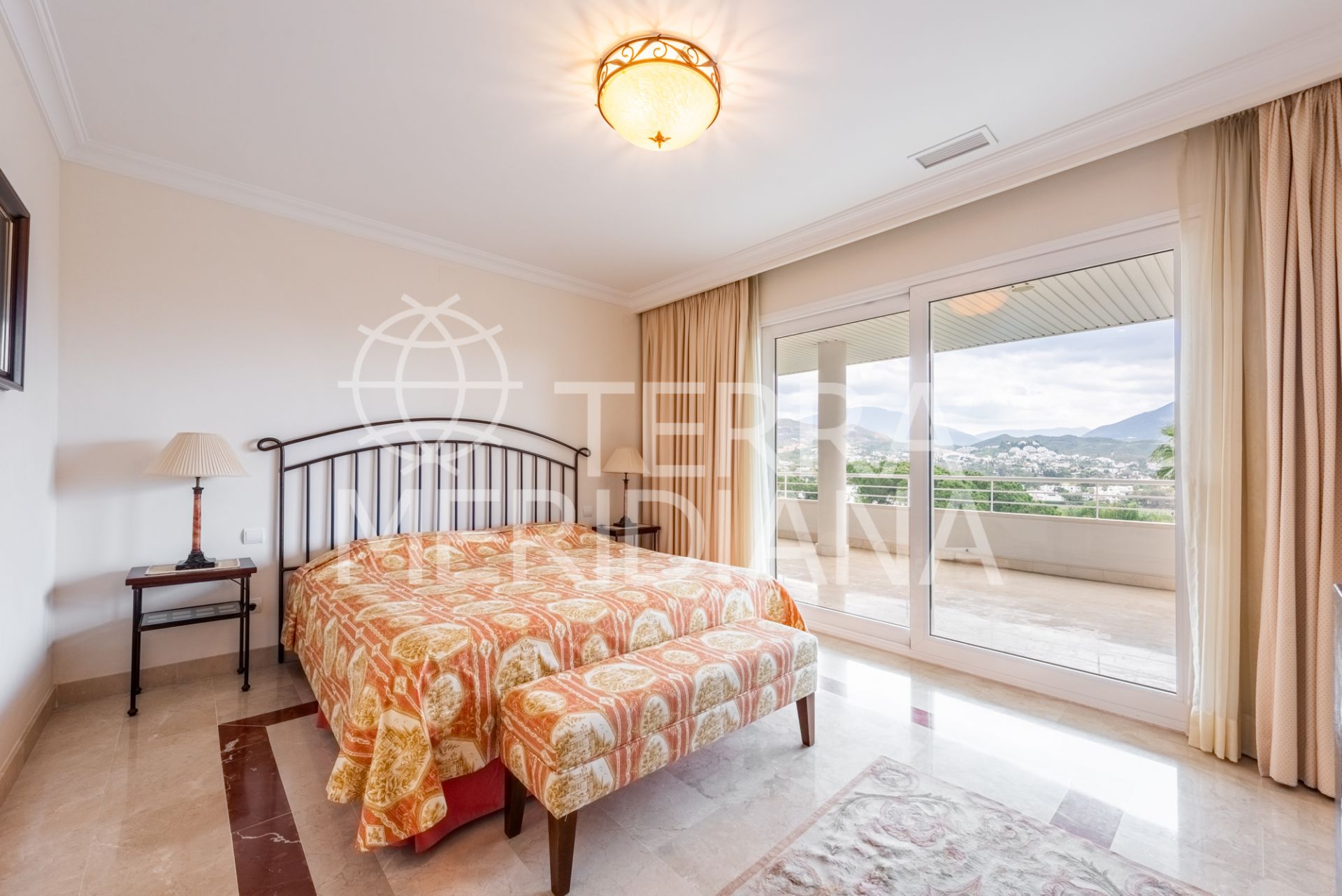 Apartment in La Corniche, Marbella