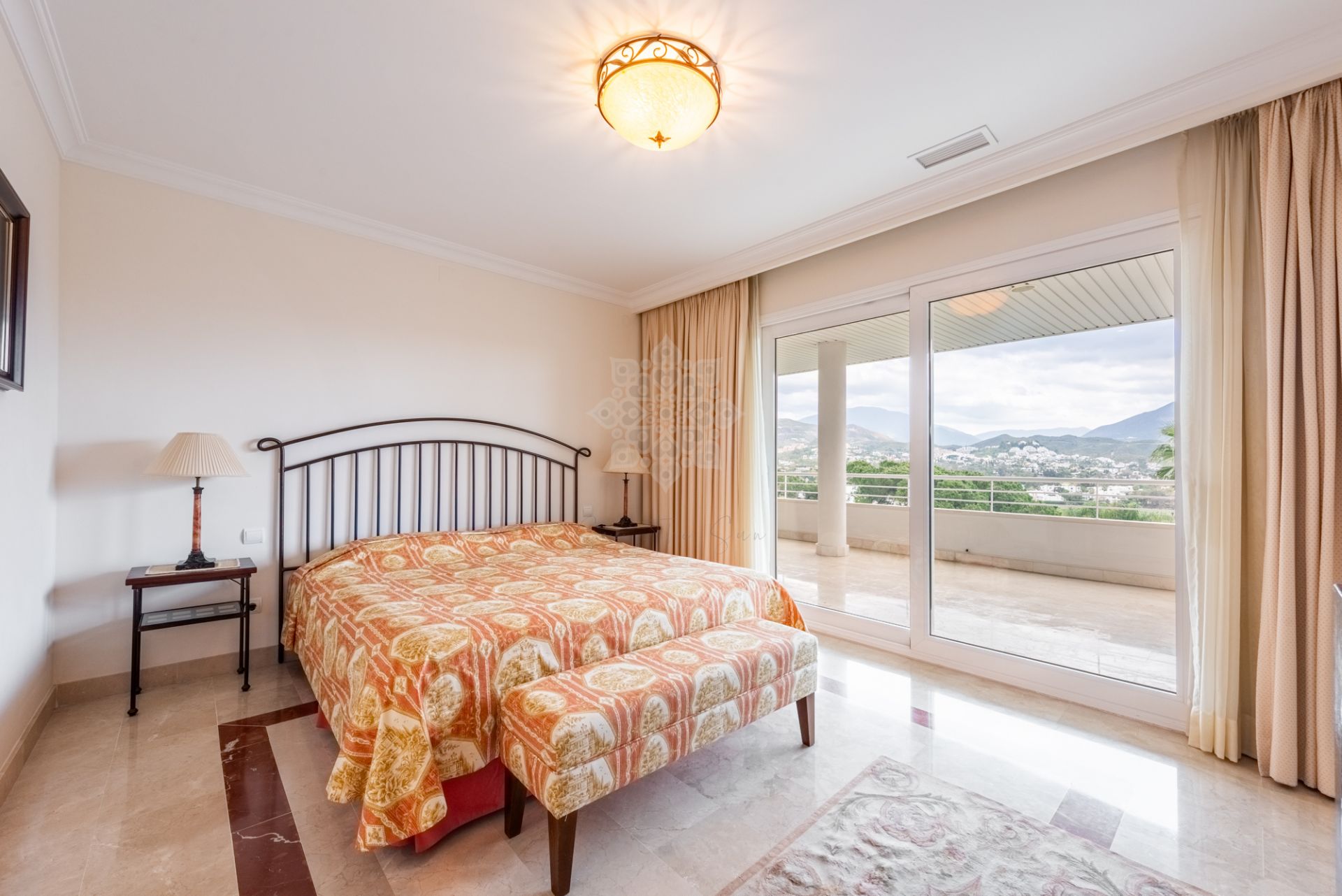 Apartment in La Corniche, Marbella