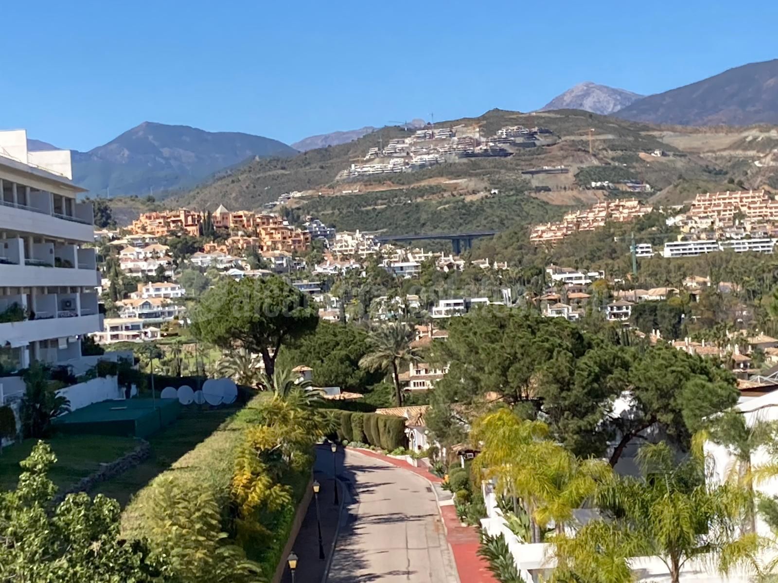 Apartamento en La Corniche, Marbella