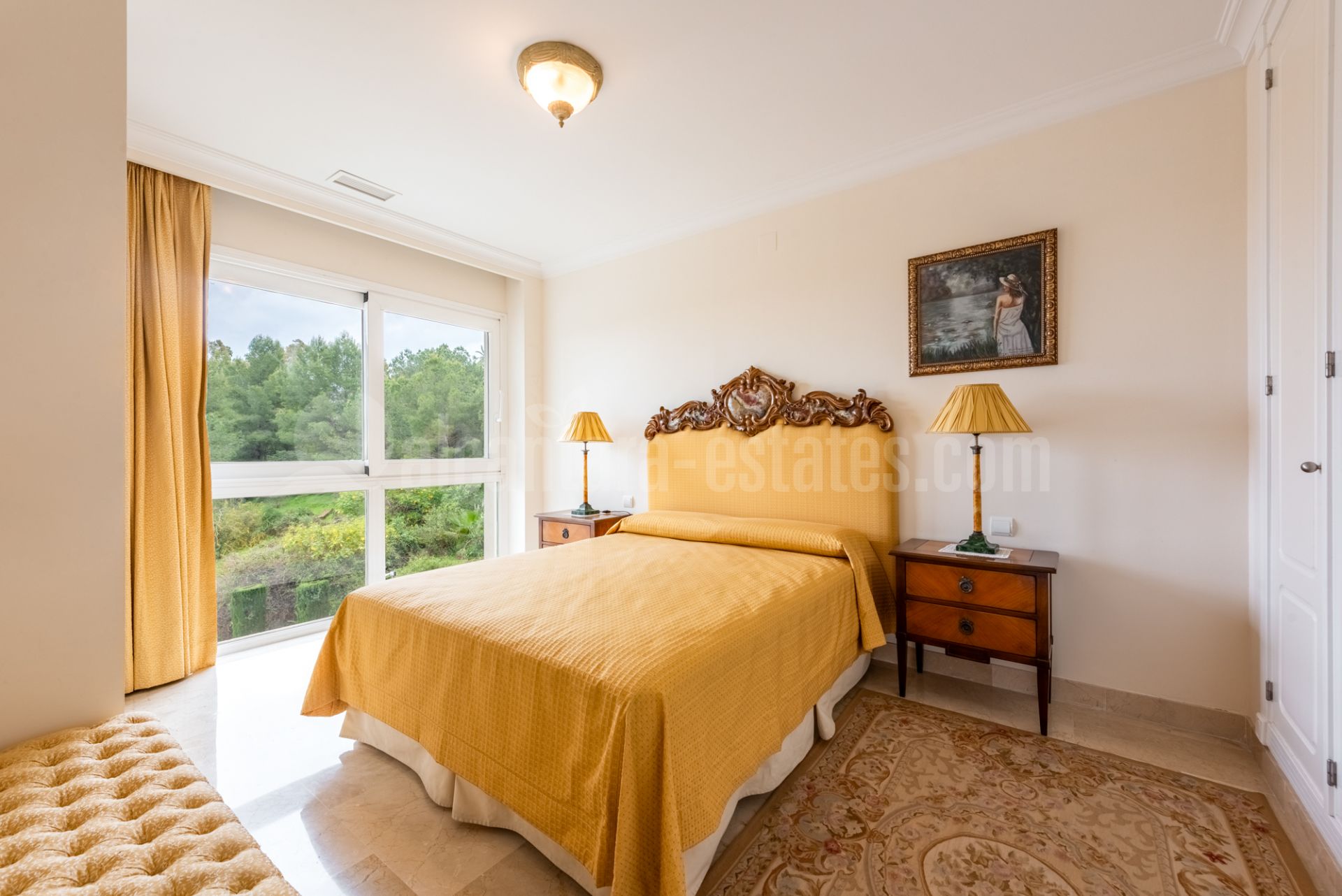 Apartamento en La Corniche, Marbella