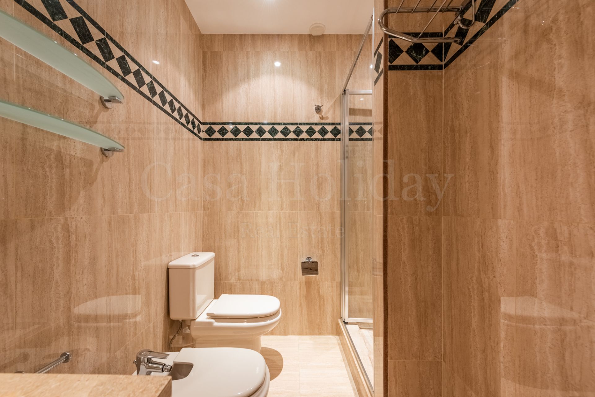 Apartamento en La Corniche, Marbella