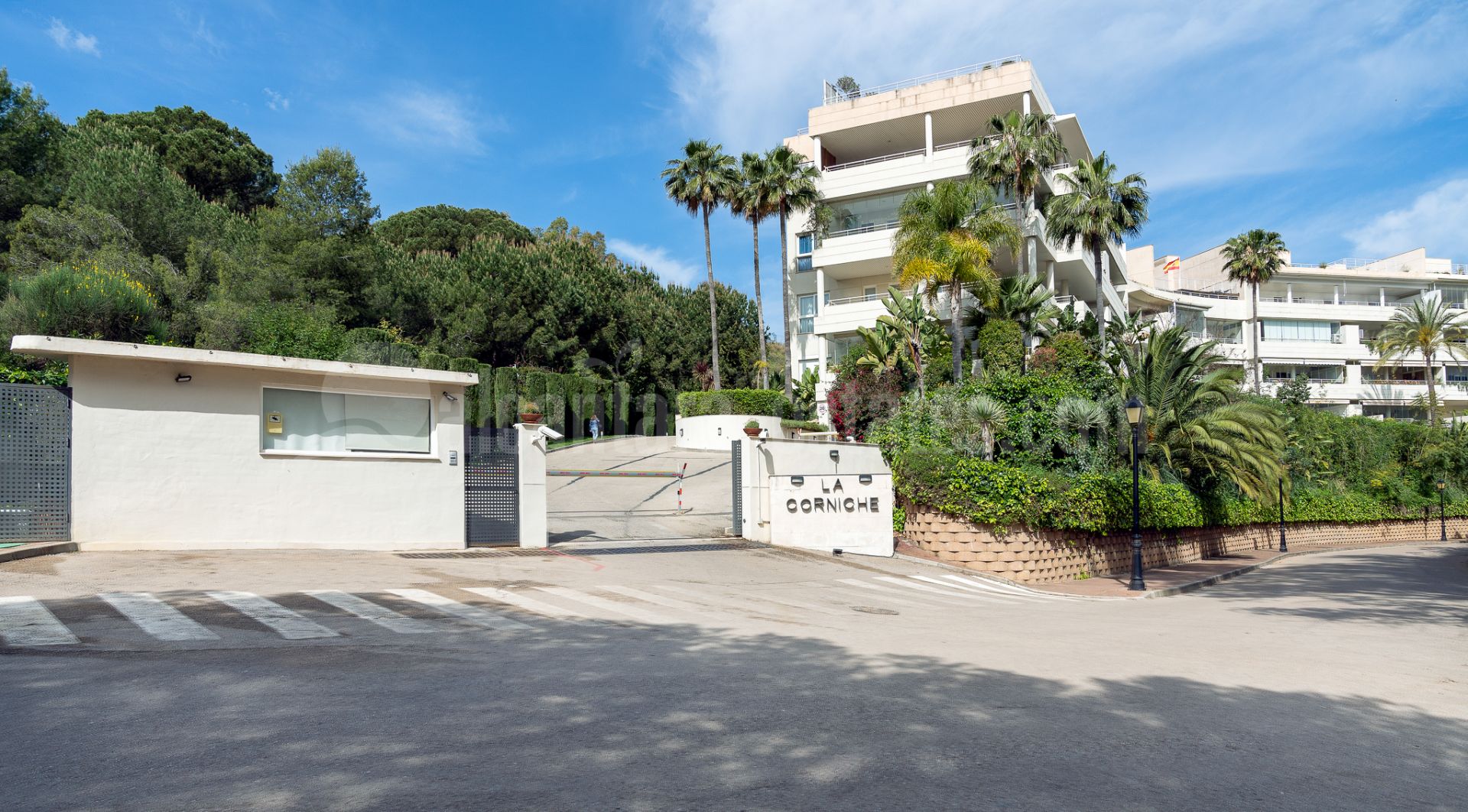 Apartamento en La Corniche, Marbella