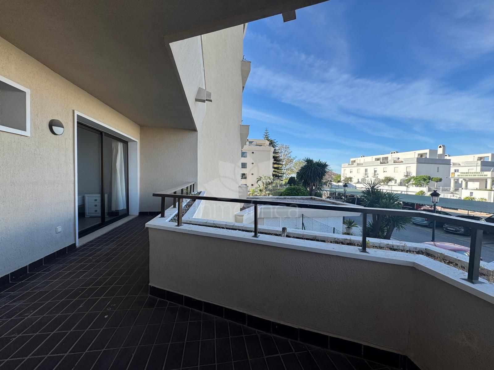 Apartamento en Atalaya, Estepona