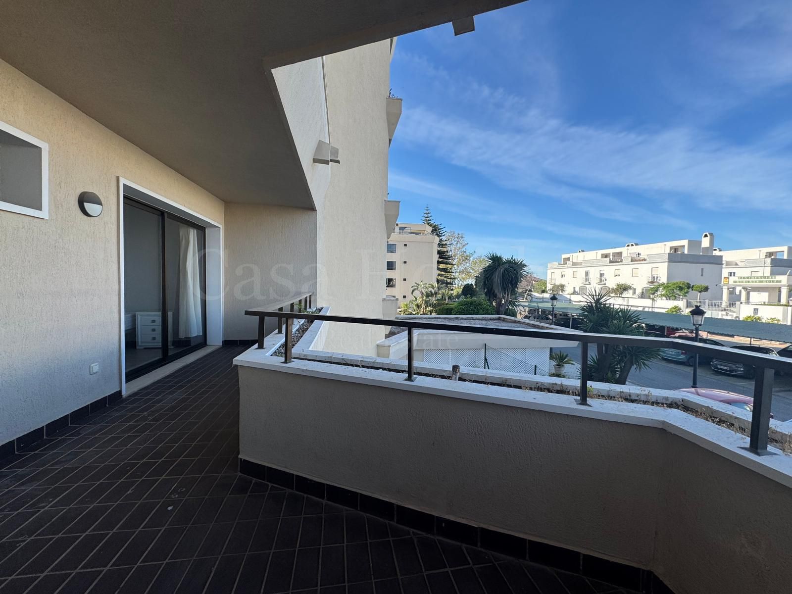 Apartamento en Atalaya, Estepona