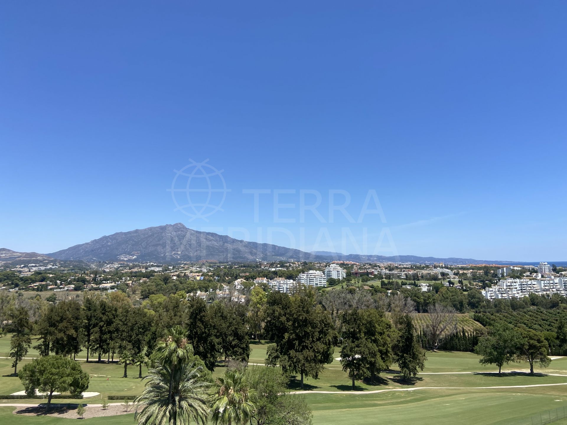 Apartment in Atalaya, Estepona