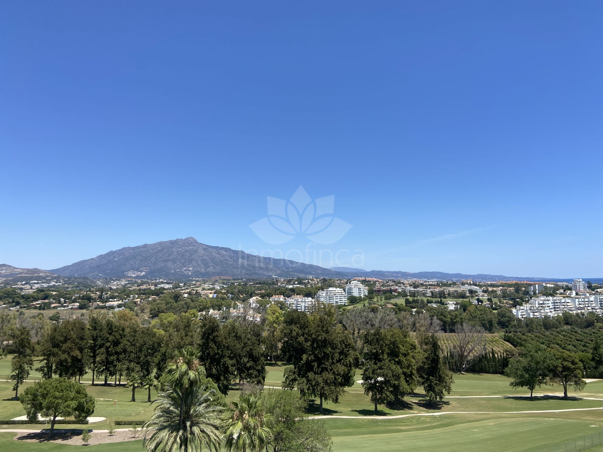 Apartamento en Atalaya, Estepona