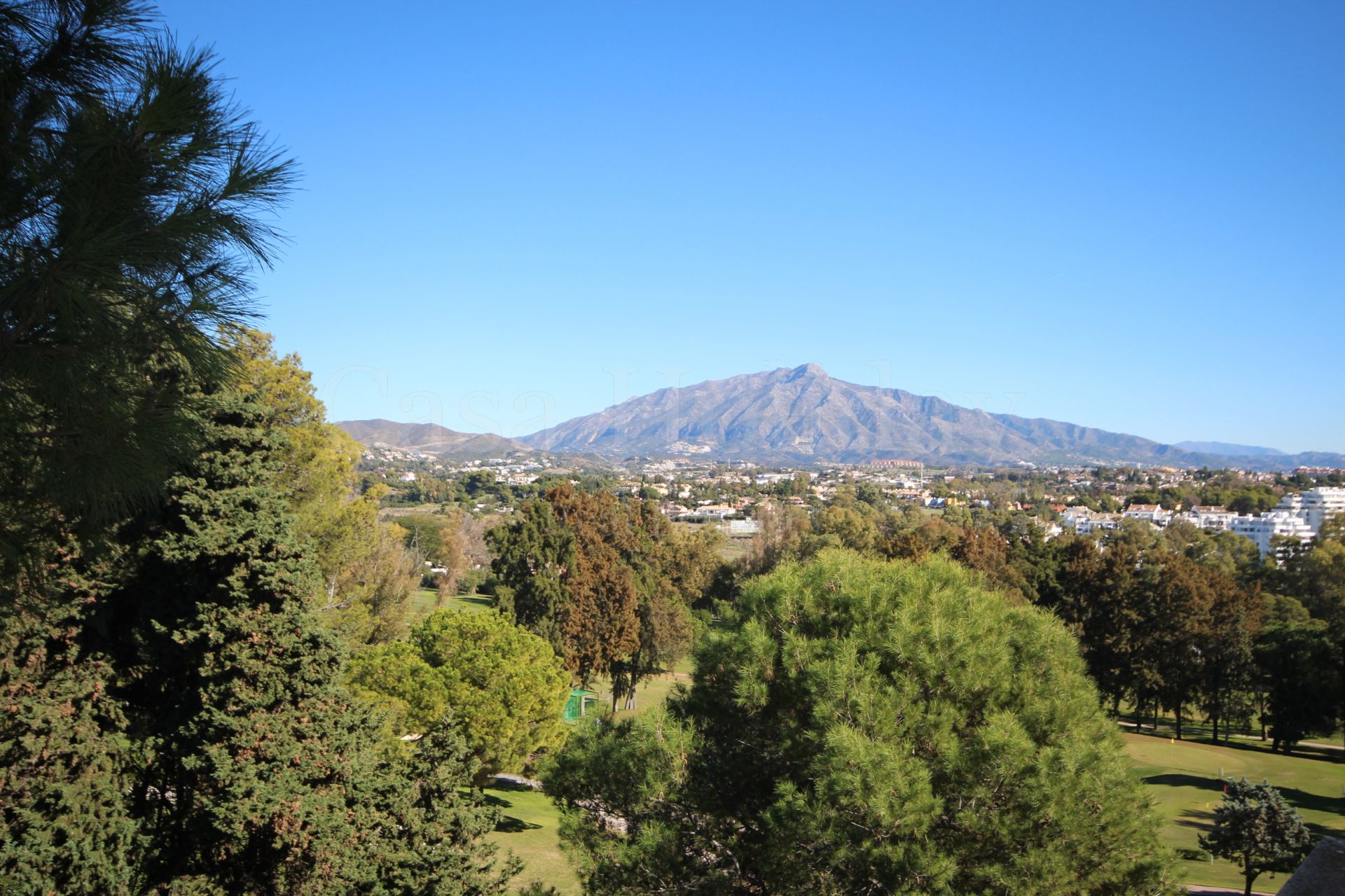 Apartamento en Atalaya, Estepona