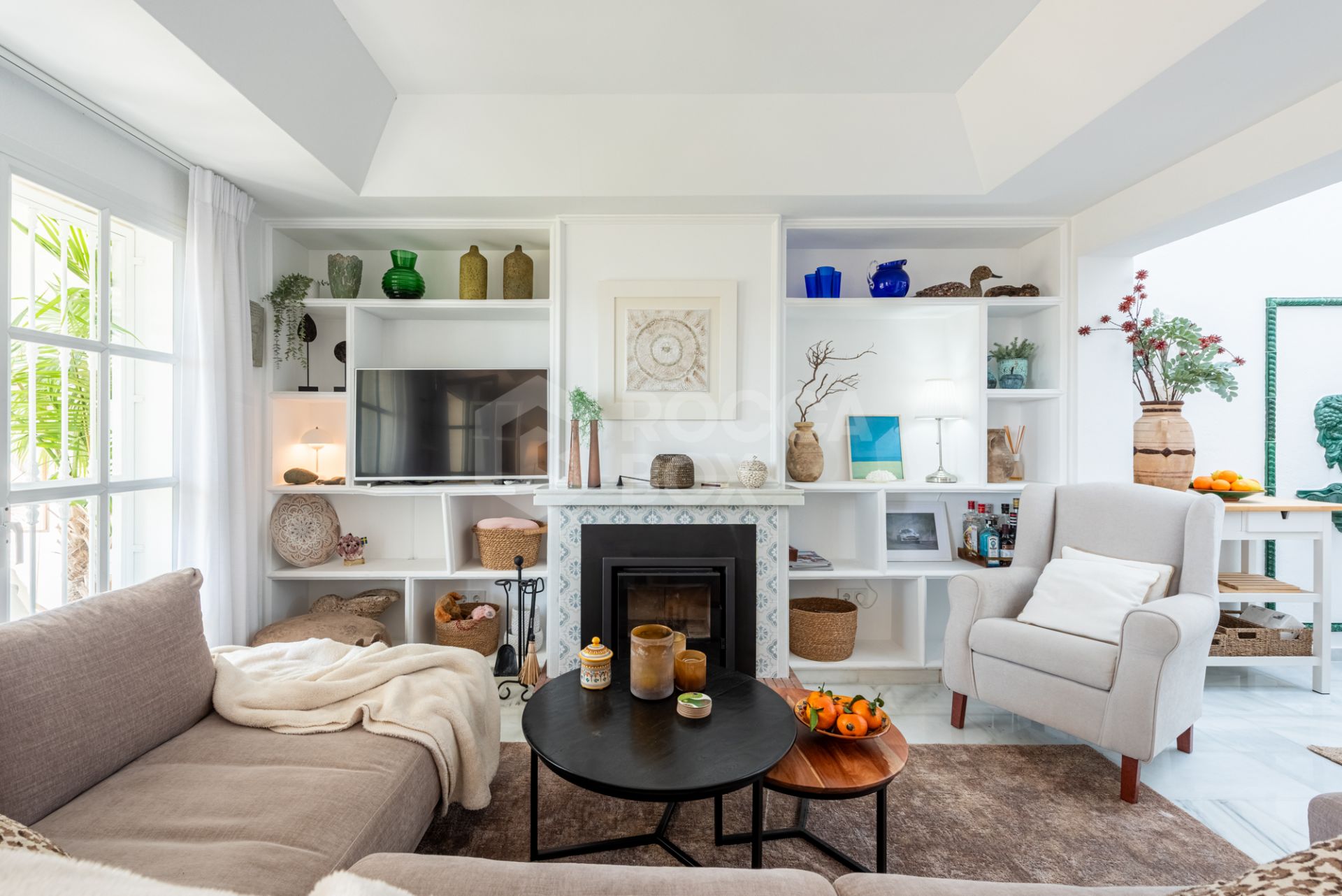 Elegant Scandinavian-Style Townhouse with Sea Views Near the Beach