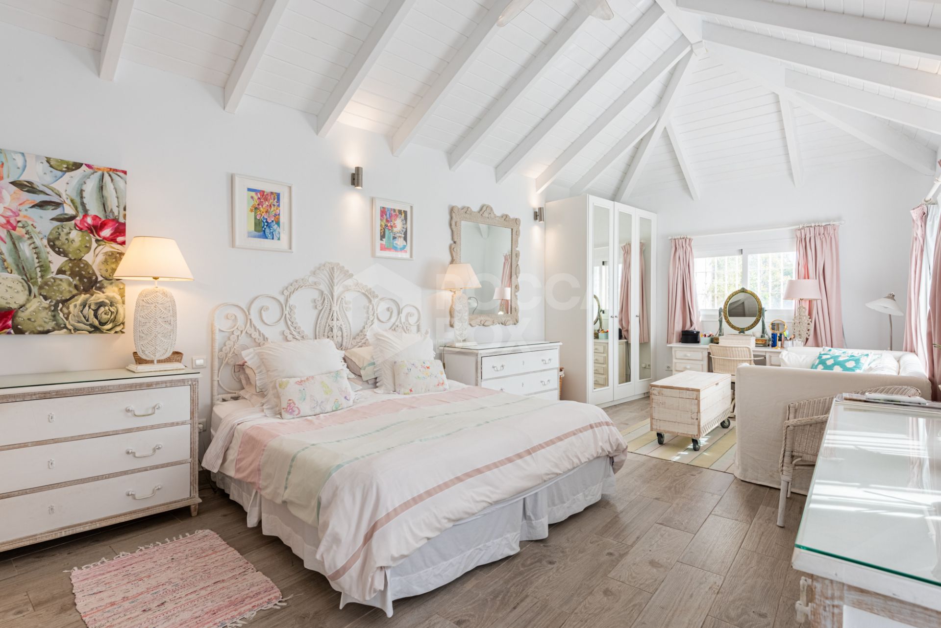 Charming Cottage-Style Villa in the Hills of Benahavís – Excellent Value