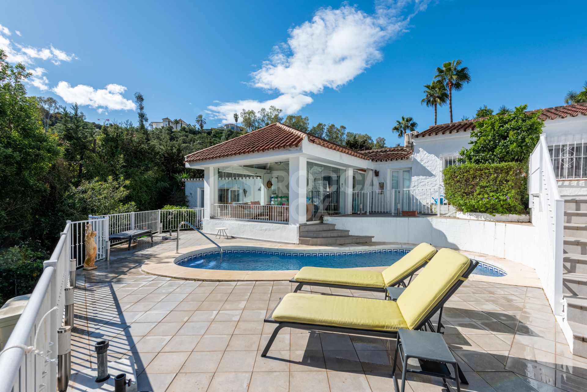 Charming Cottage-Style Villa in the Hills of Benahavís – Excellent Value