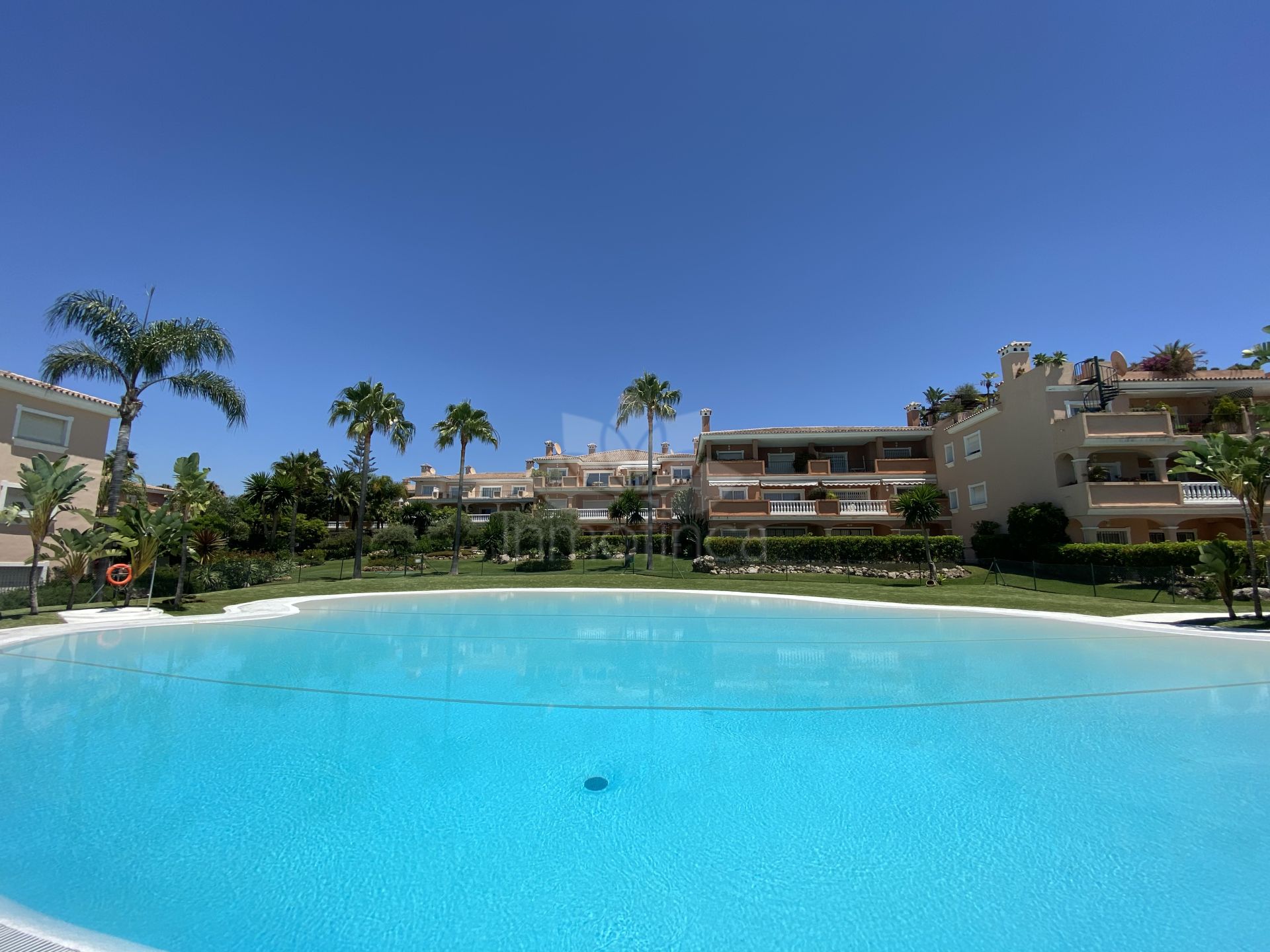 Penthouse in Park Beach, Estepona