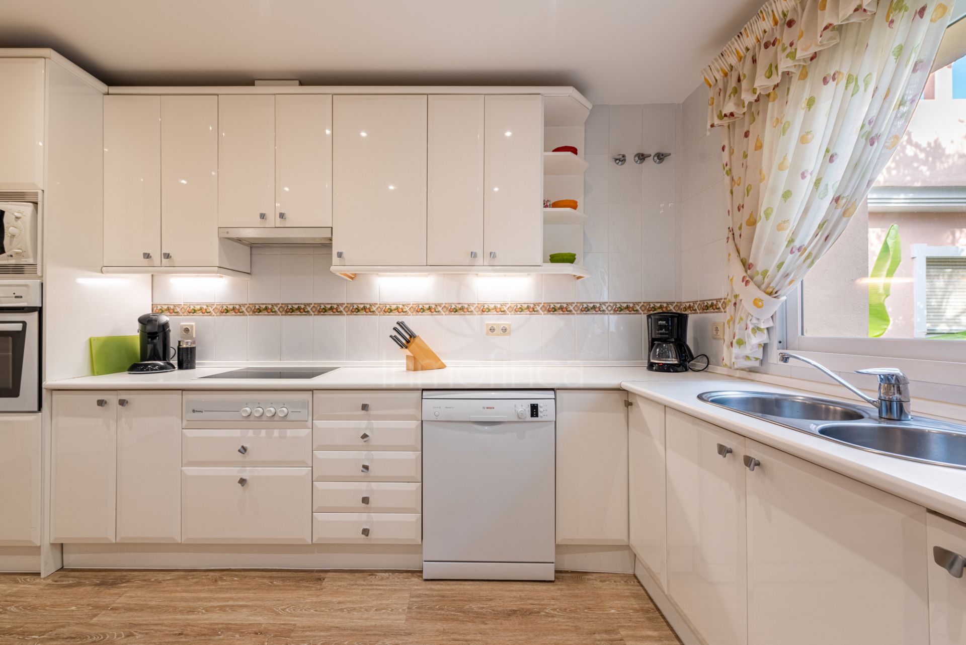 Penthouse in Park Beach, Estepona