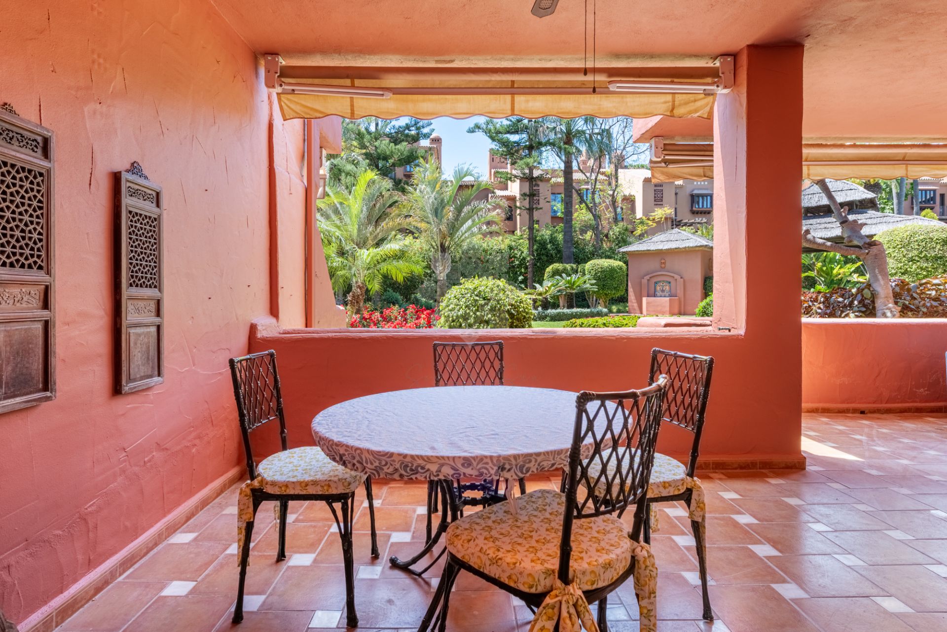 Apartment in Alhambra del Golf, Estepona