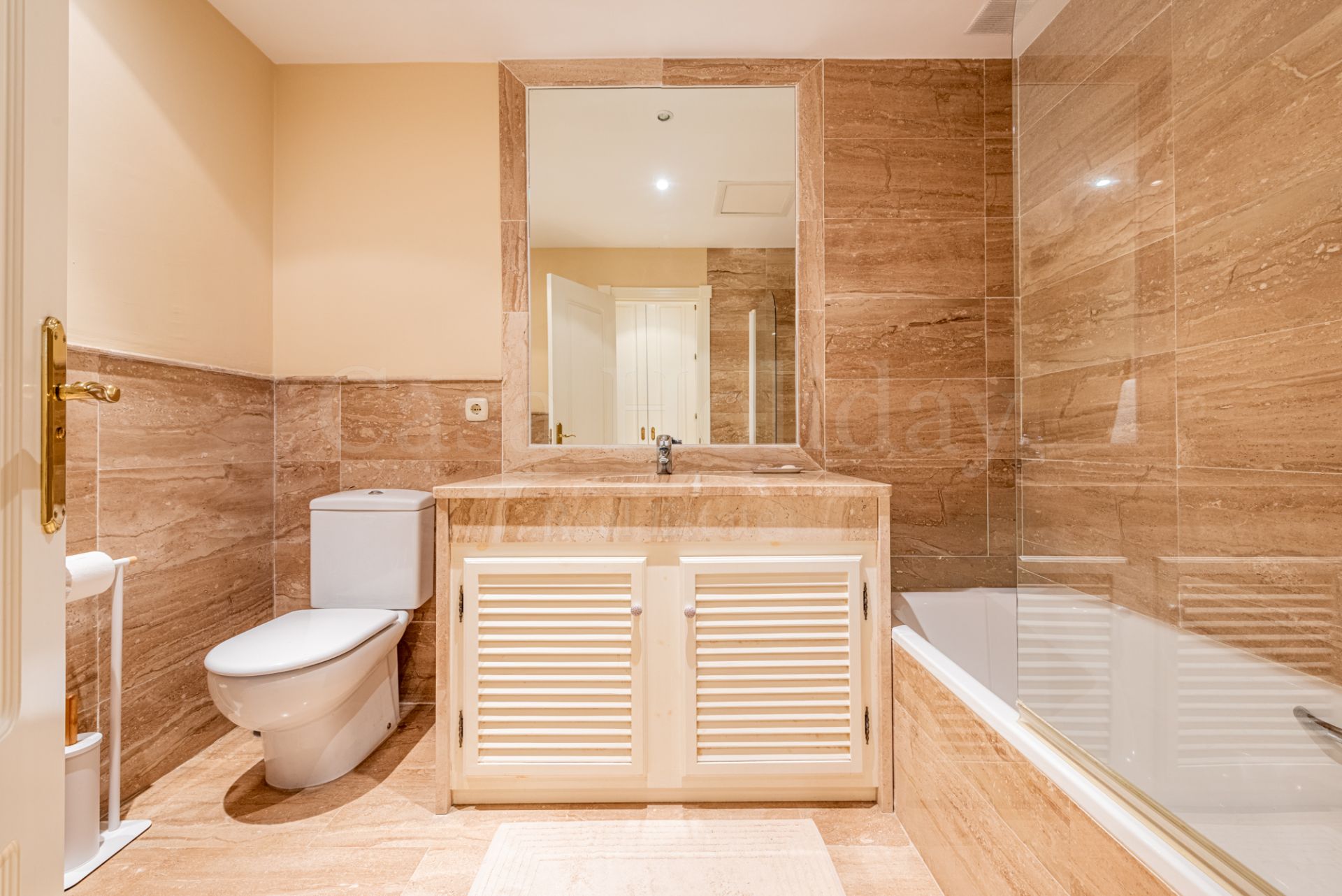 Apartamento en Alhambra del Golf, Estepona