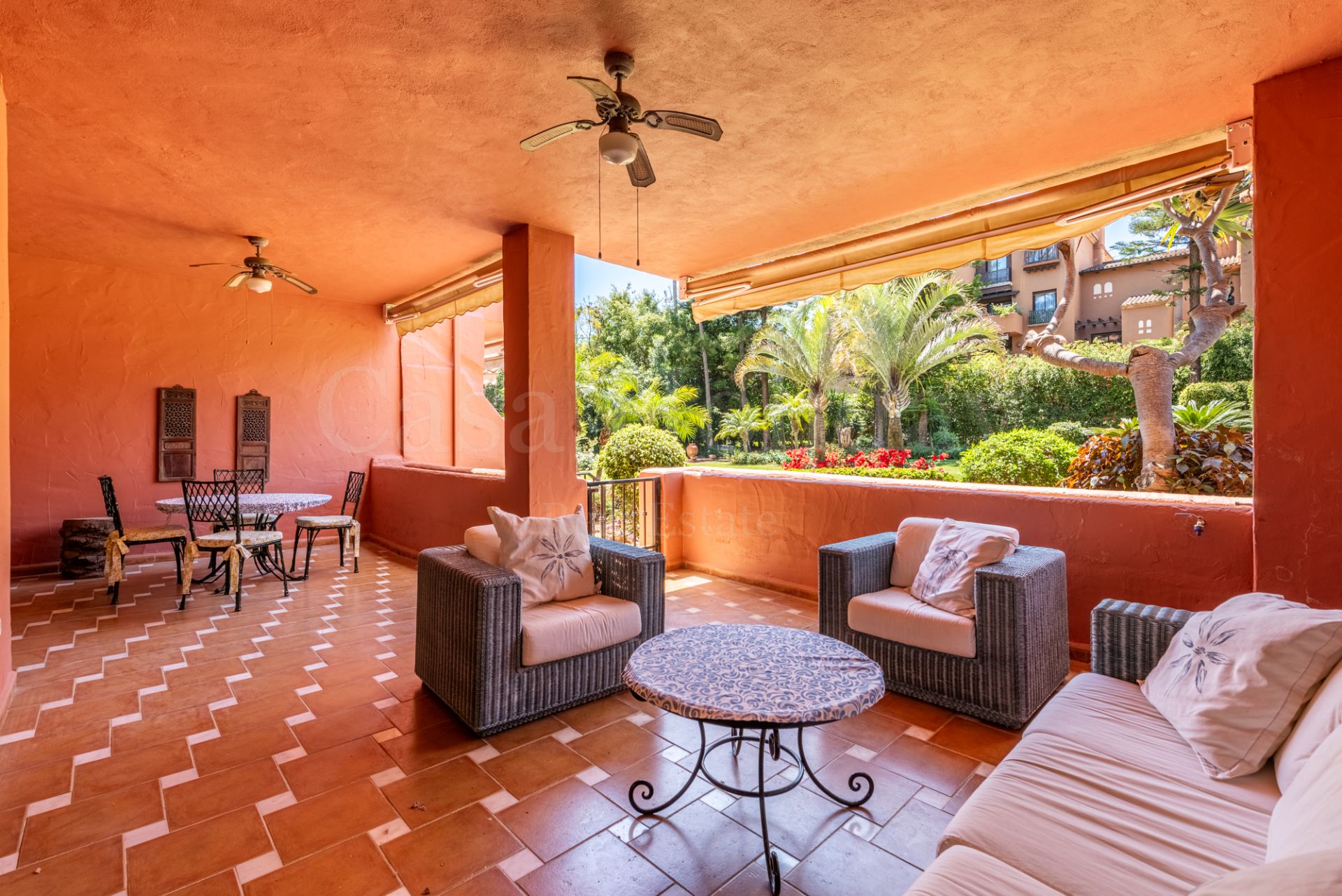 Apartamento en Alhambra del Golf, Estepona