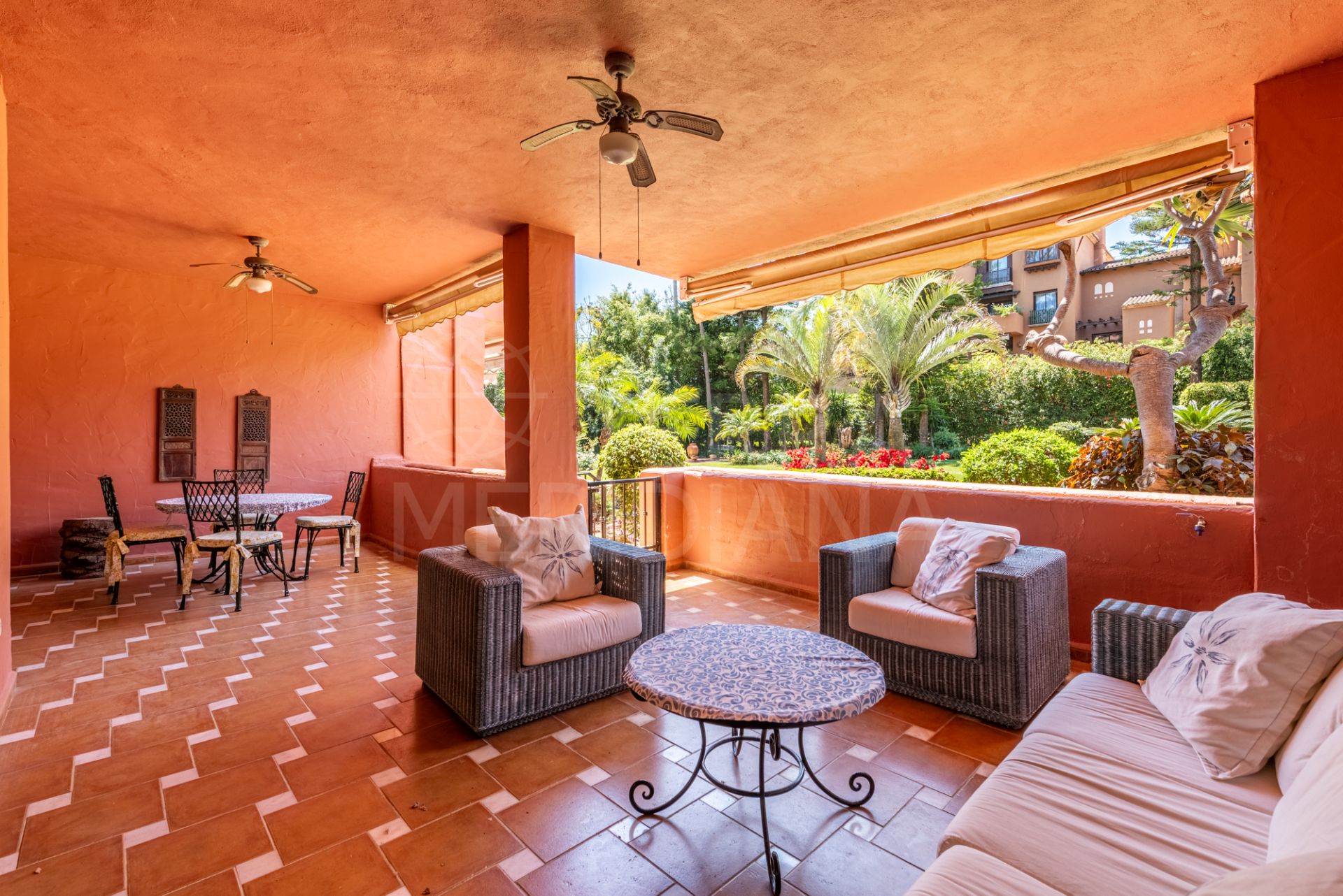 Apartment in Alhambra del Golf, Estepona