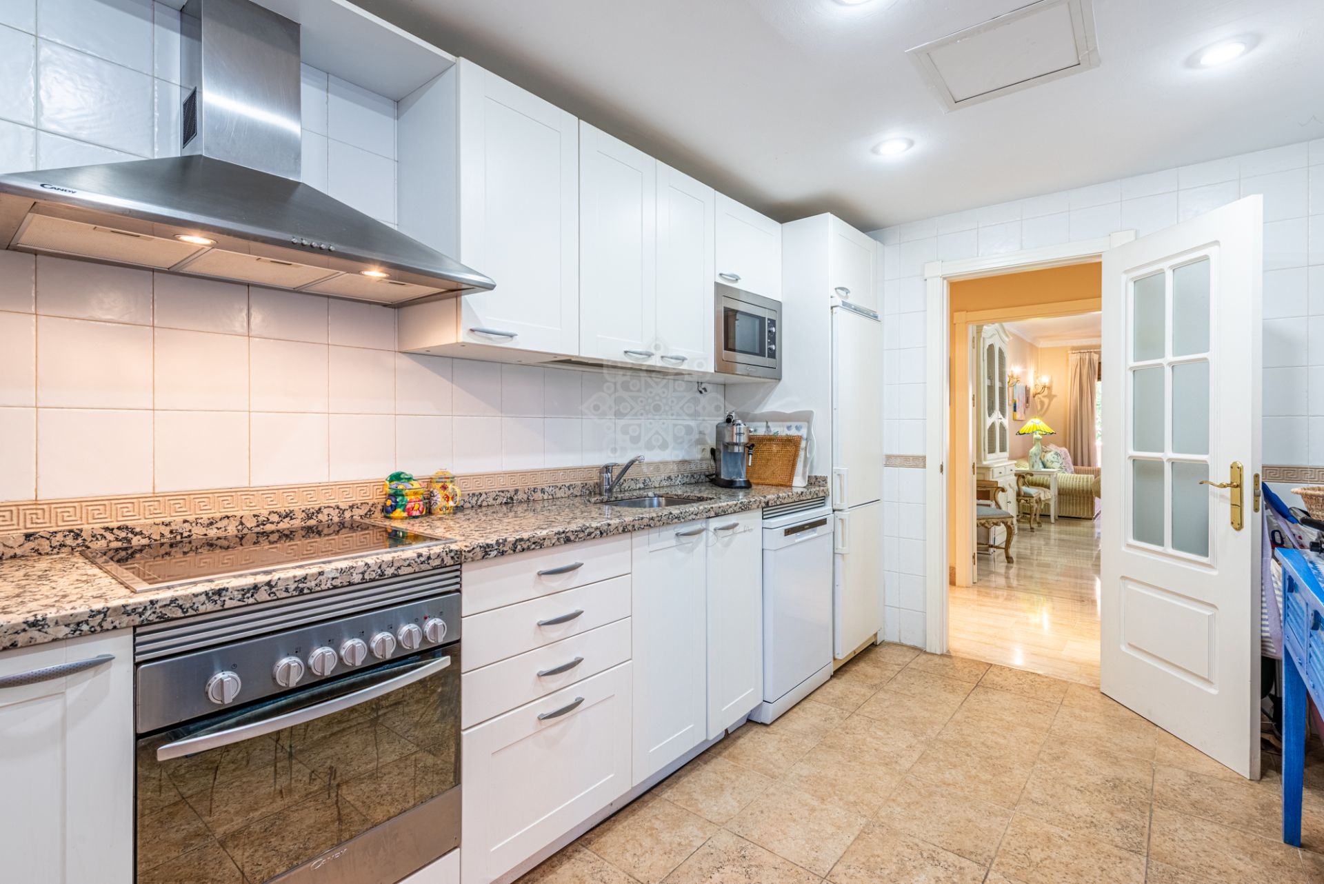 Apartment in Alhambra del Golf, Estepona