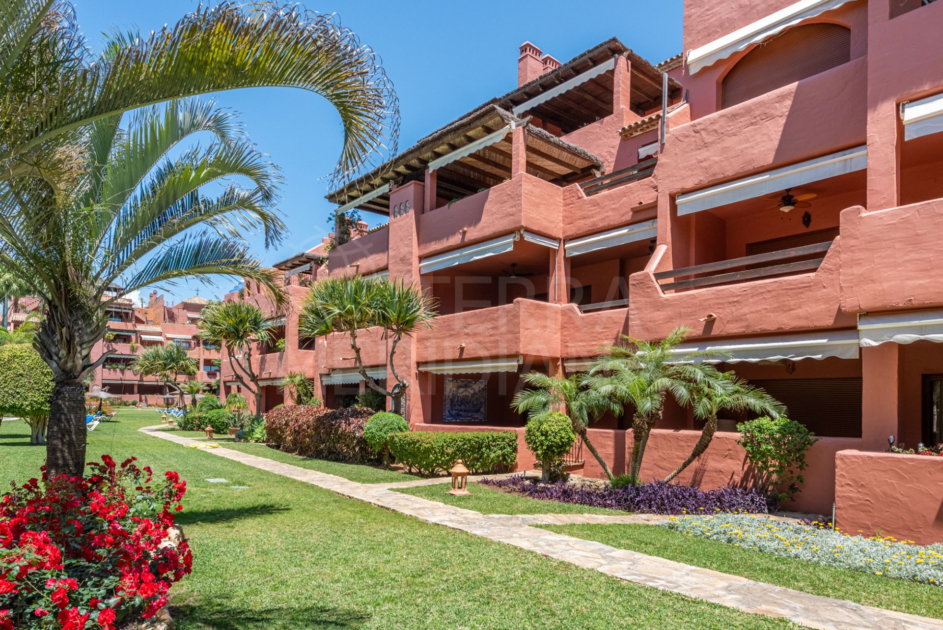 Apartment in Alhambra del Golf, Estepona
