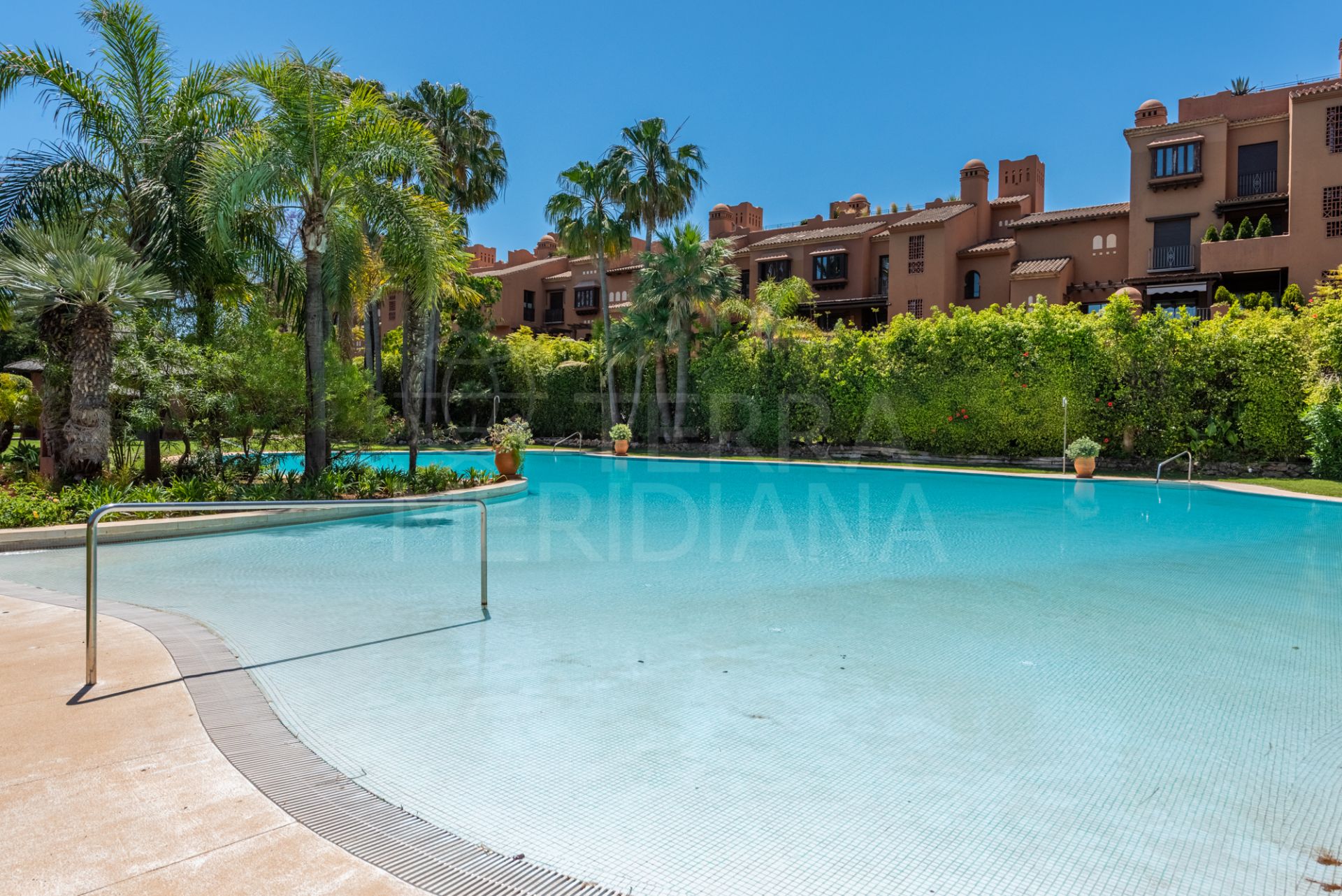 Apartment in Alhambra del Golf, Estepona