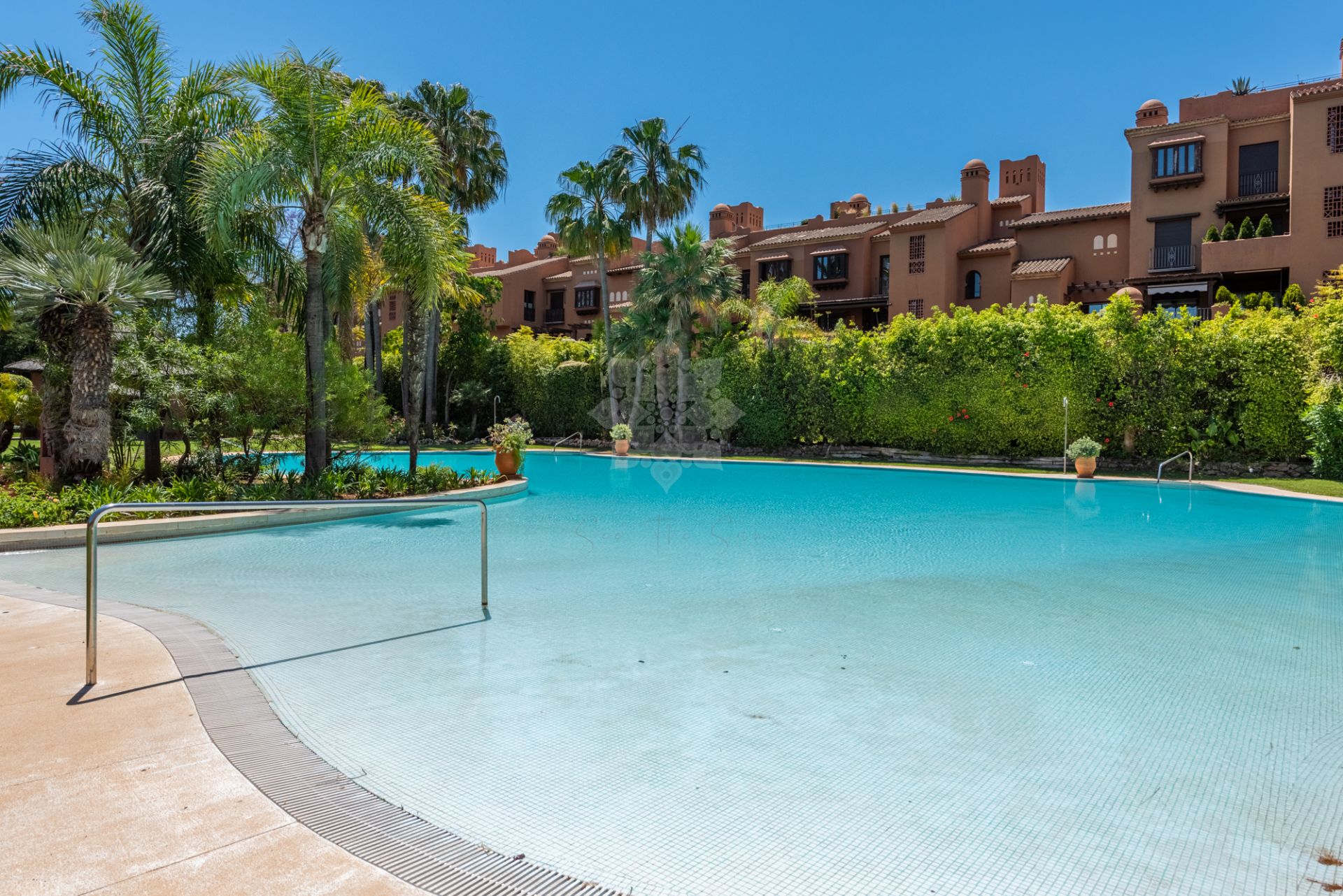 Apartment in Alhambra del Golf, Estepona