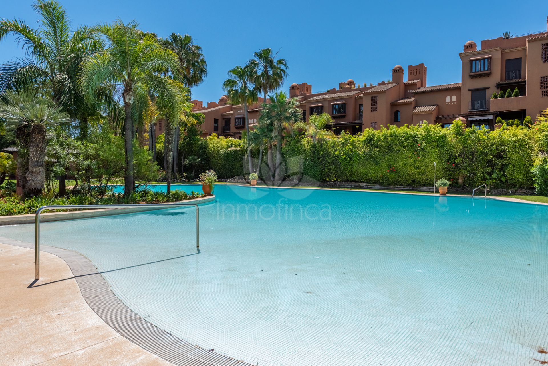 Apartment in Alhambra del Golf, Estepona