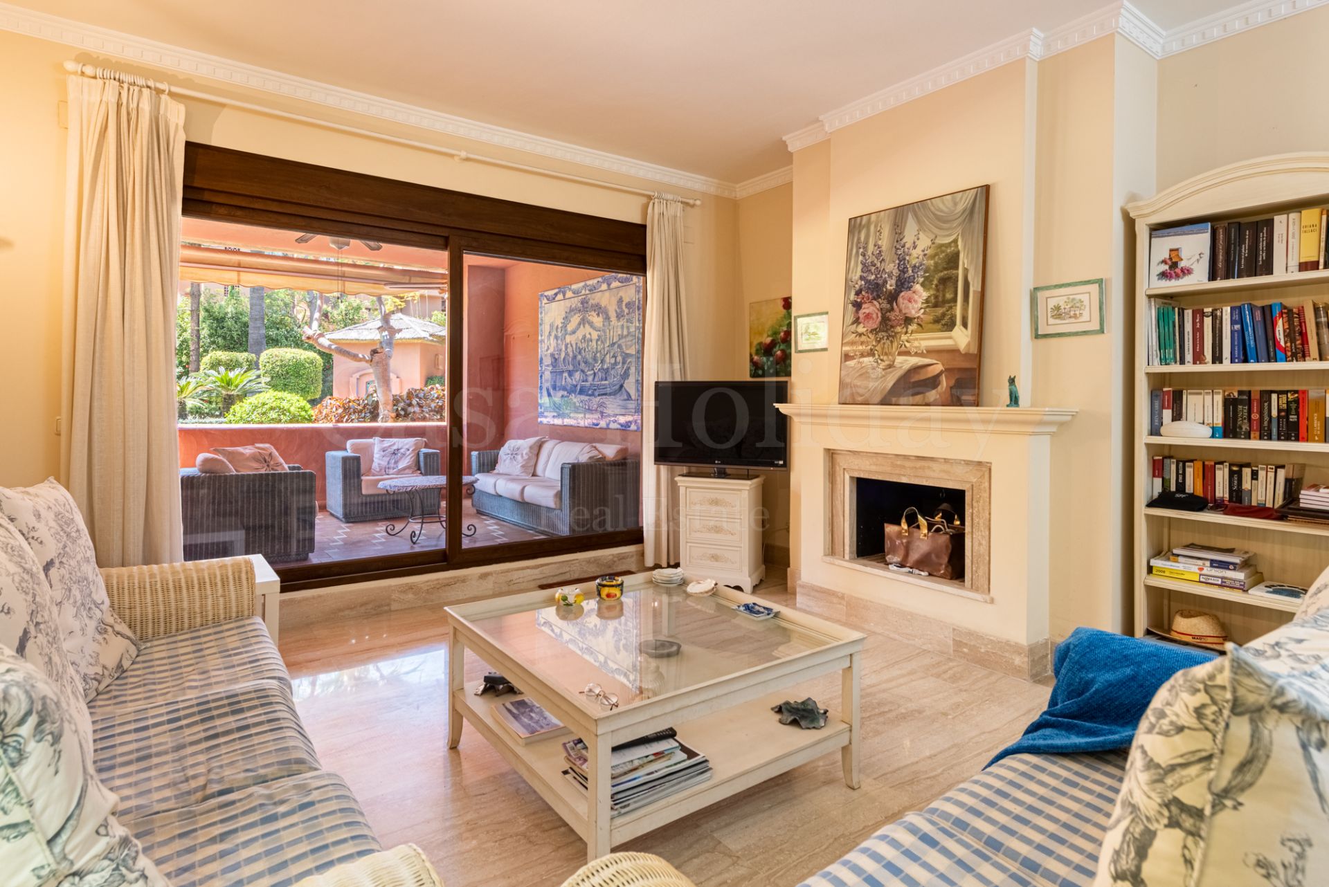 Apartamento en Alhambra del Golf, Estepona